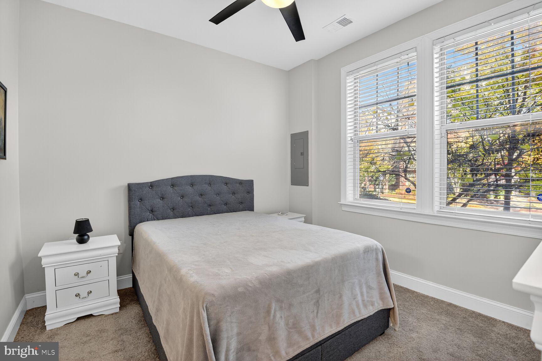 7902 YELLOWSTONE WAY