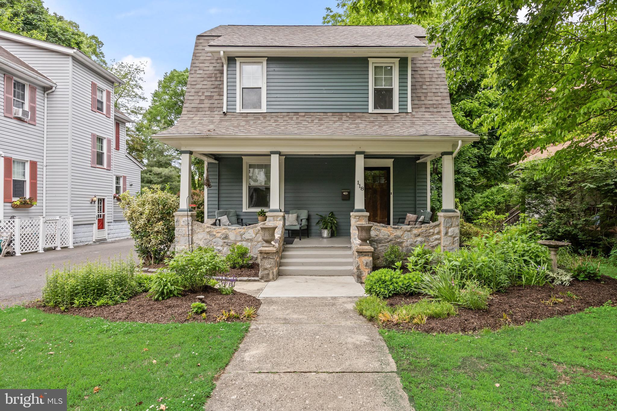 118 LESLIE AVENUE
