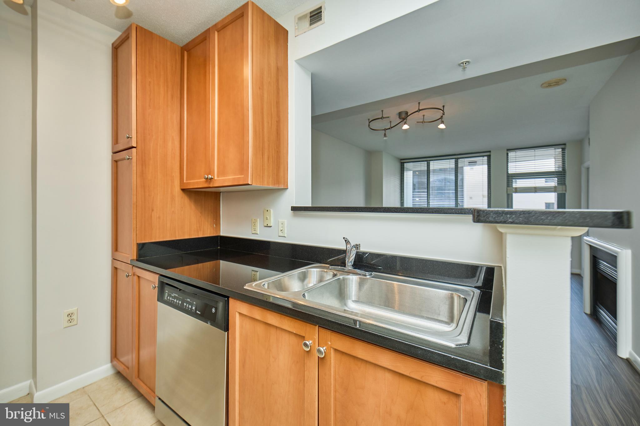 851 N GLEBE ROAD 414