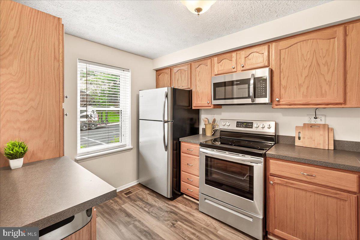 GUNNERS LAKE VILLAGE - Residential