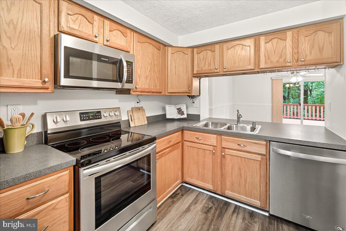 GUNNERS LAKE VILLAGE - Residential