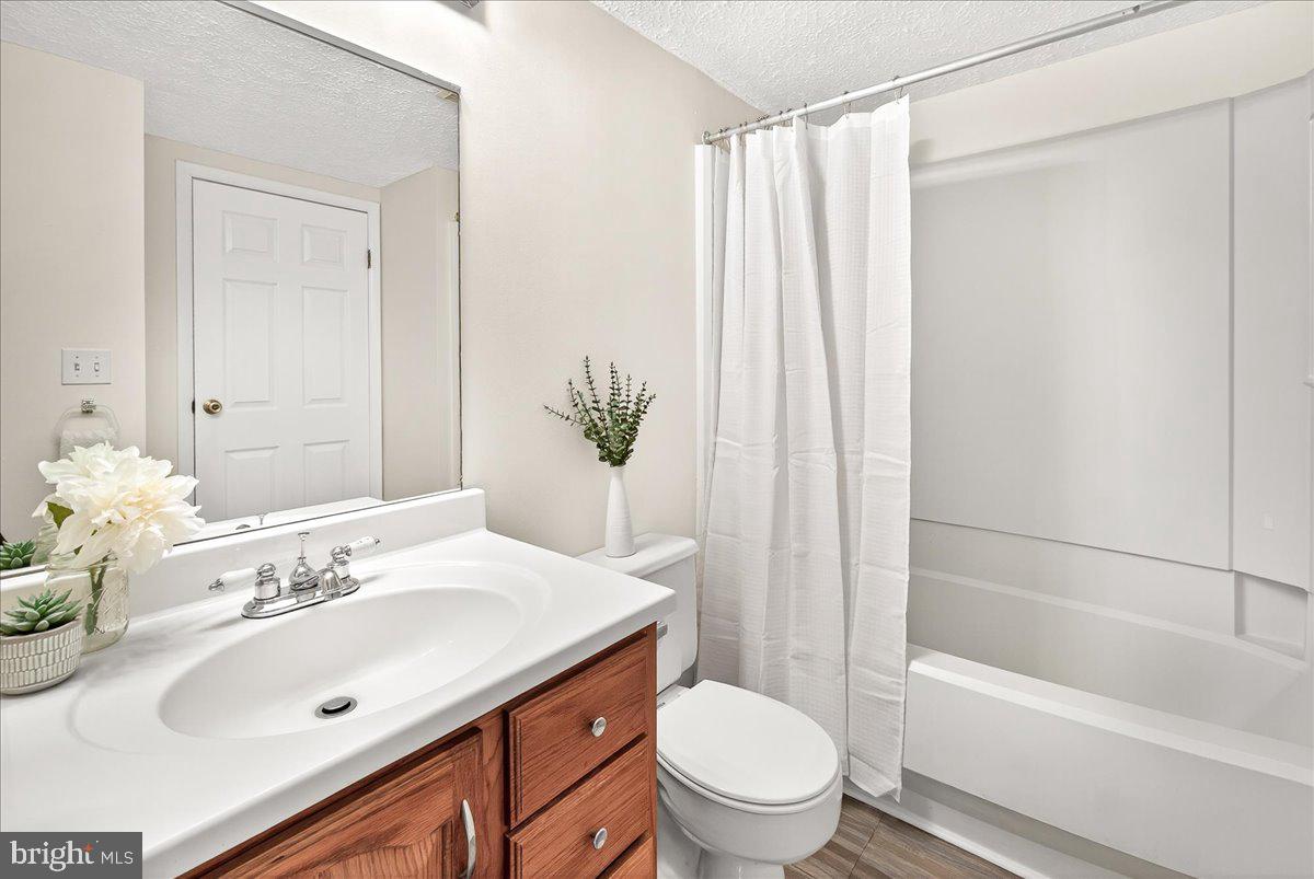 GUNNERS LAKE VILLAGE - Residential