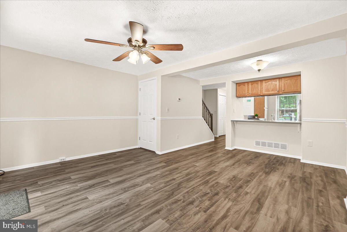 GUNNERS LAKE VILLAGE - Residential