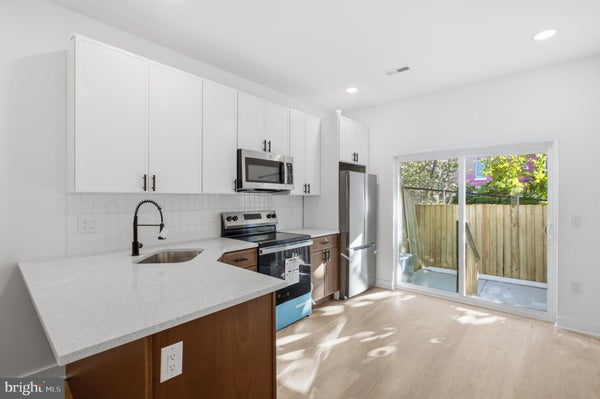 2613 N 12TH ST, PHILADELPHIA, PA 19133 - Image e3deddb5c35ae9f409f7e63ffc1d32e9/3043755240