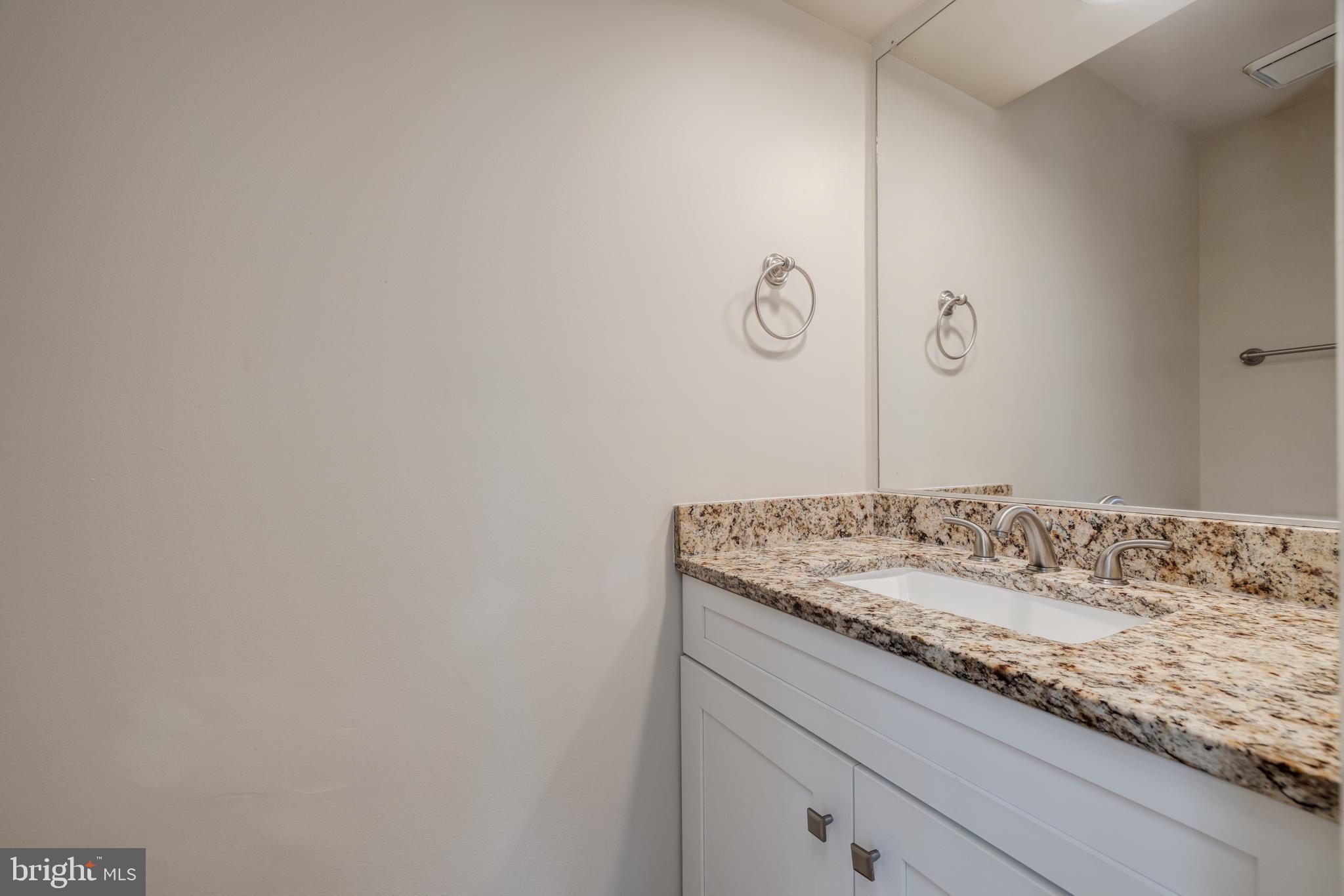 LANDSDOWNE - Residential Lease