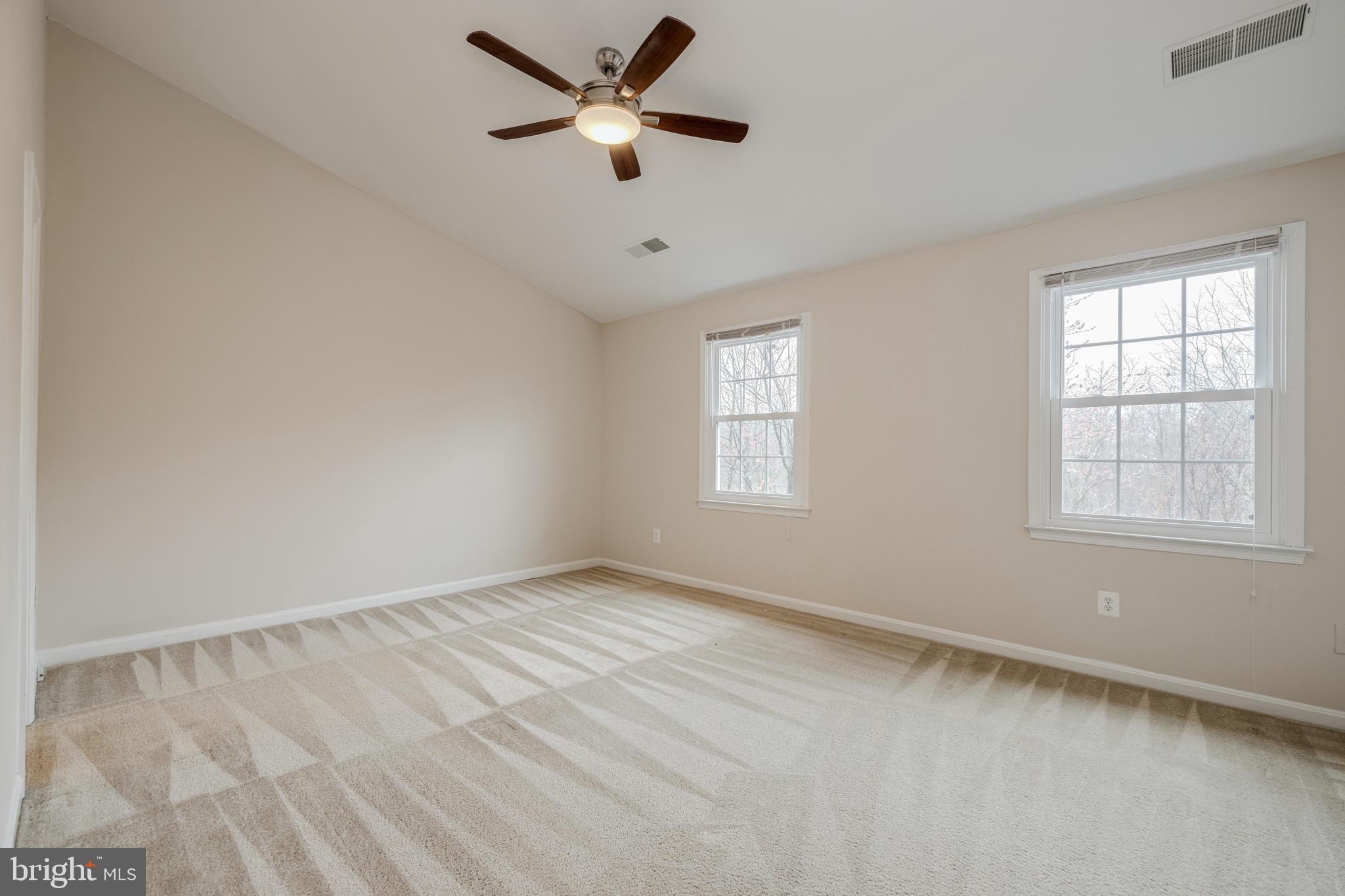 LANDSDOWNE - Residential Lease