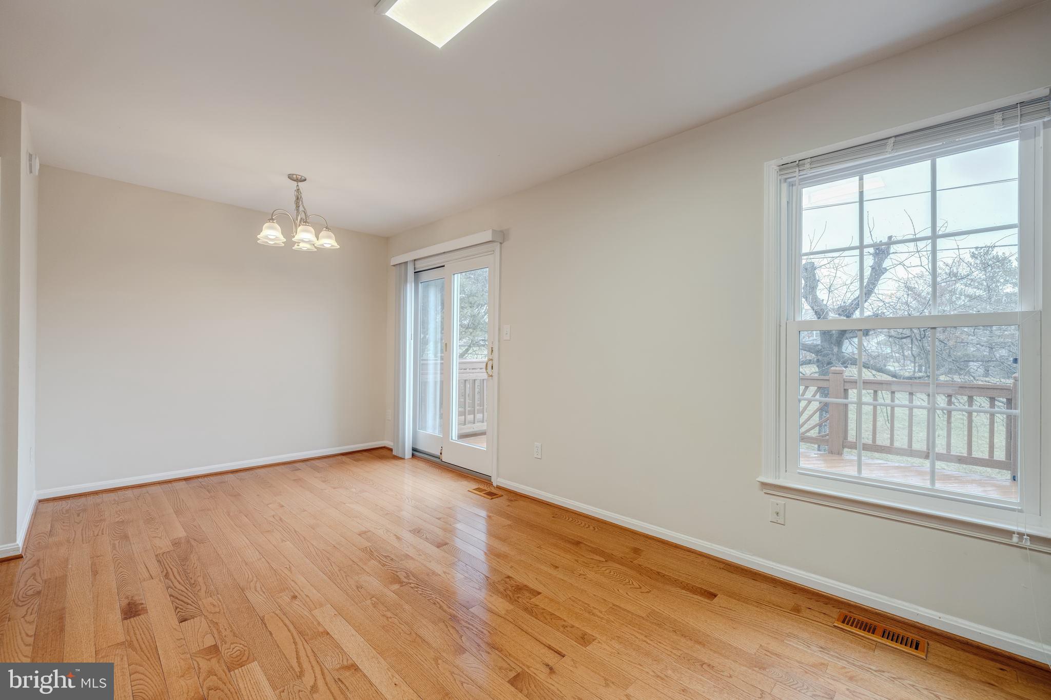 LANDSDOWNE - Residential Lease