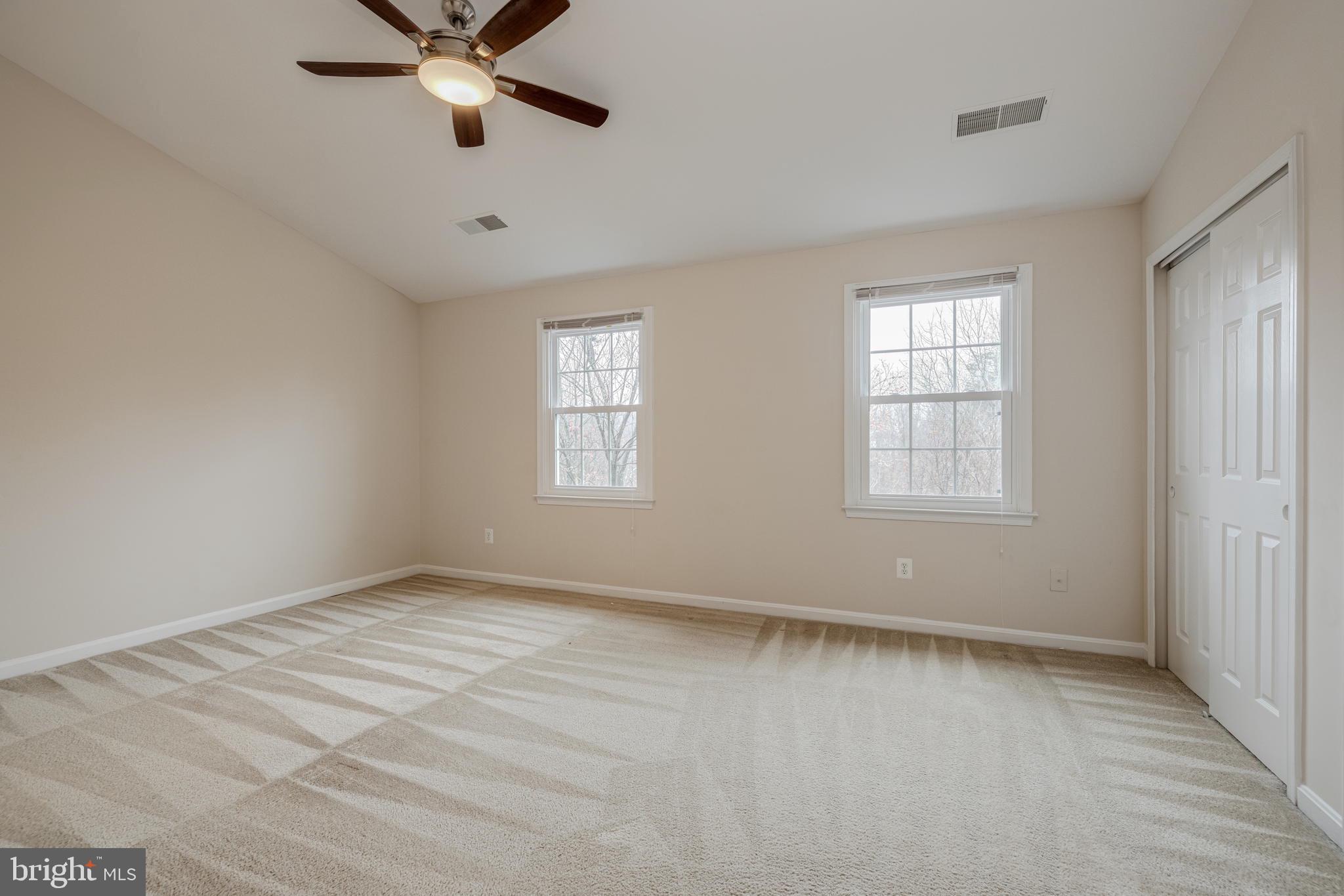 LANDSDOWNE - Residential Lease