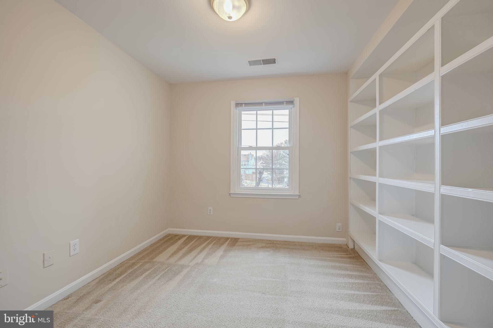 LANDSDOWNE - Residential Lease