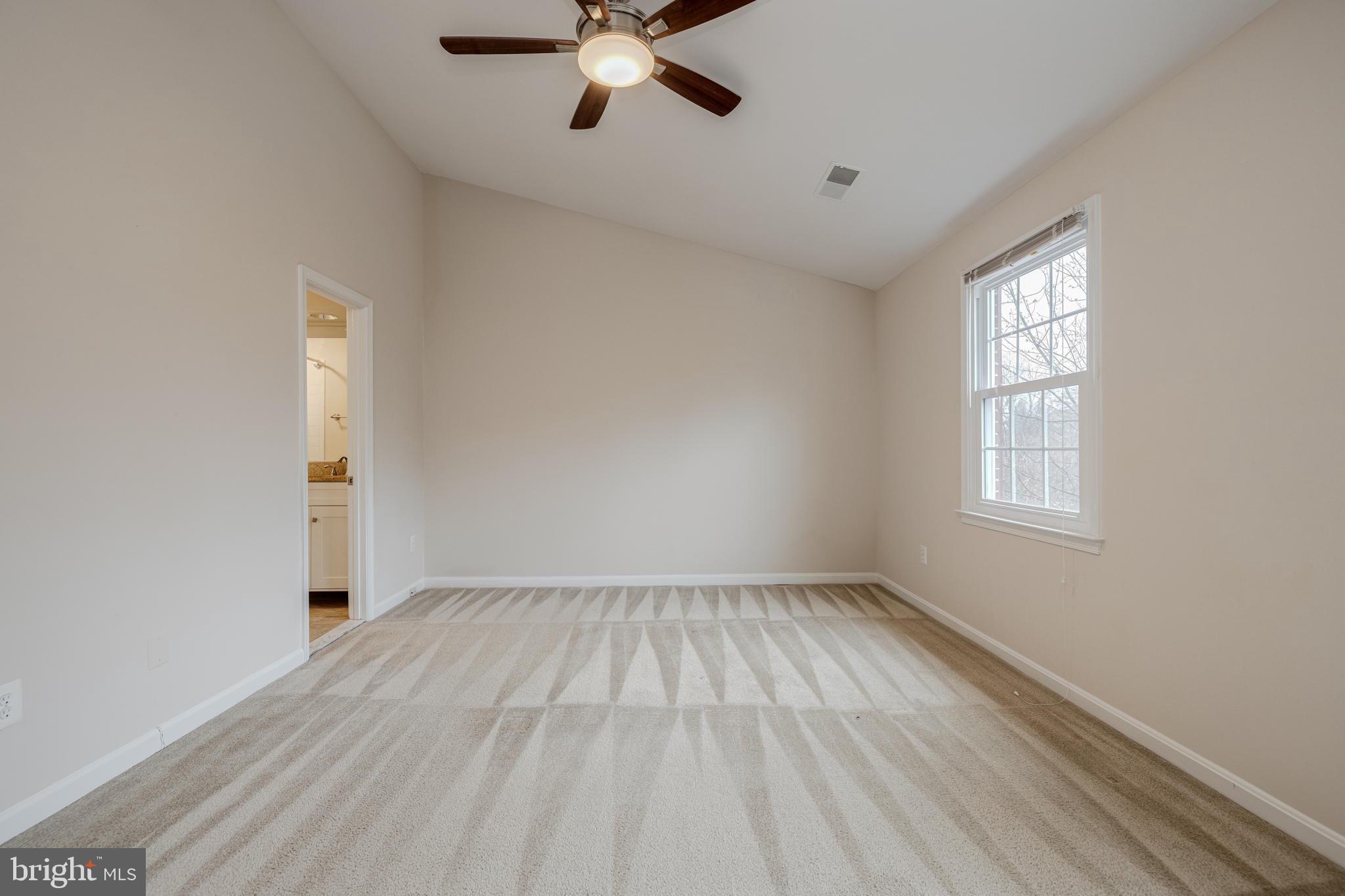 LANDSDOWNE - Residential Lease