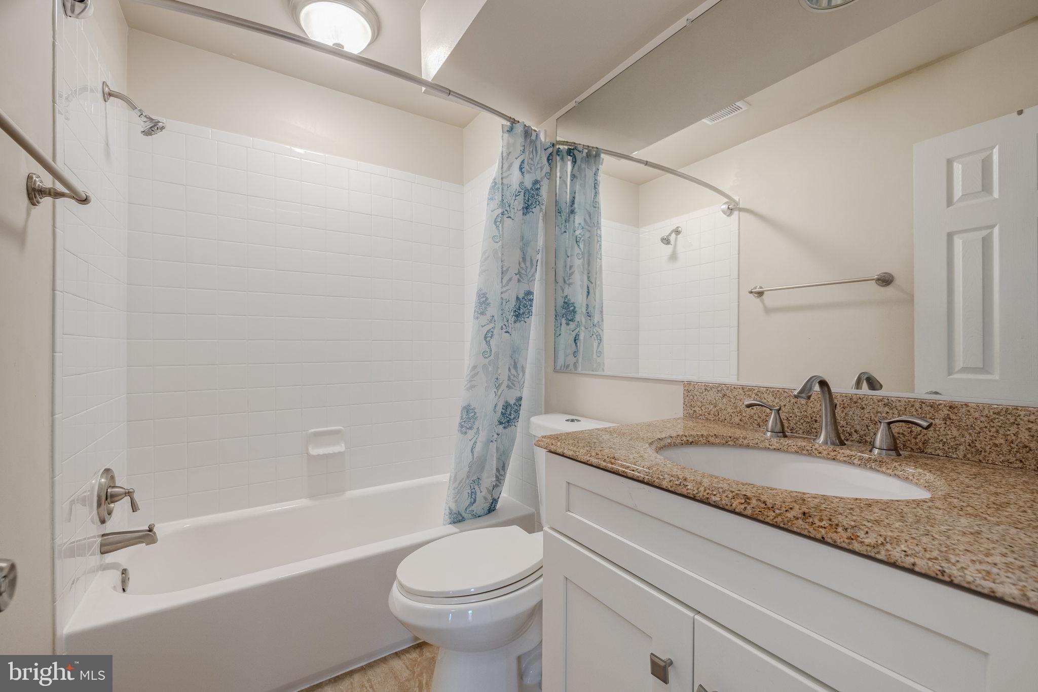 LANDSDOWNE - Residential Lease