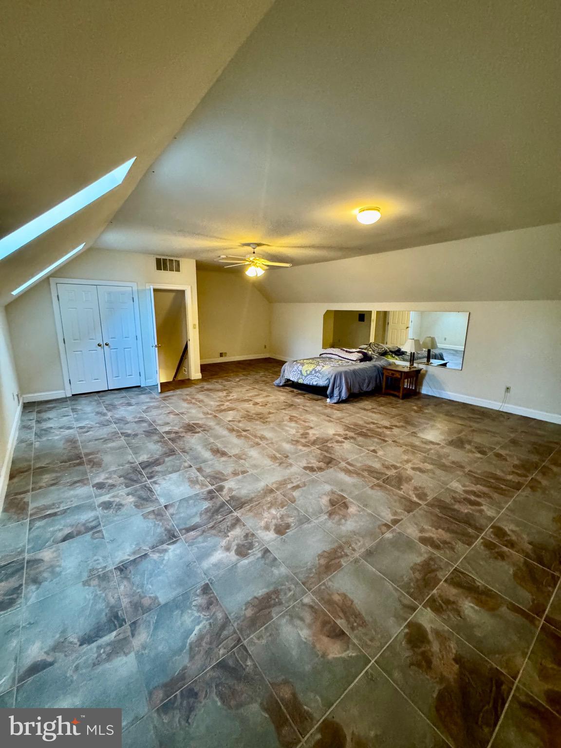 FULTON HILL - Residential