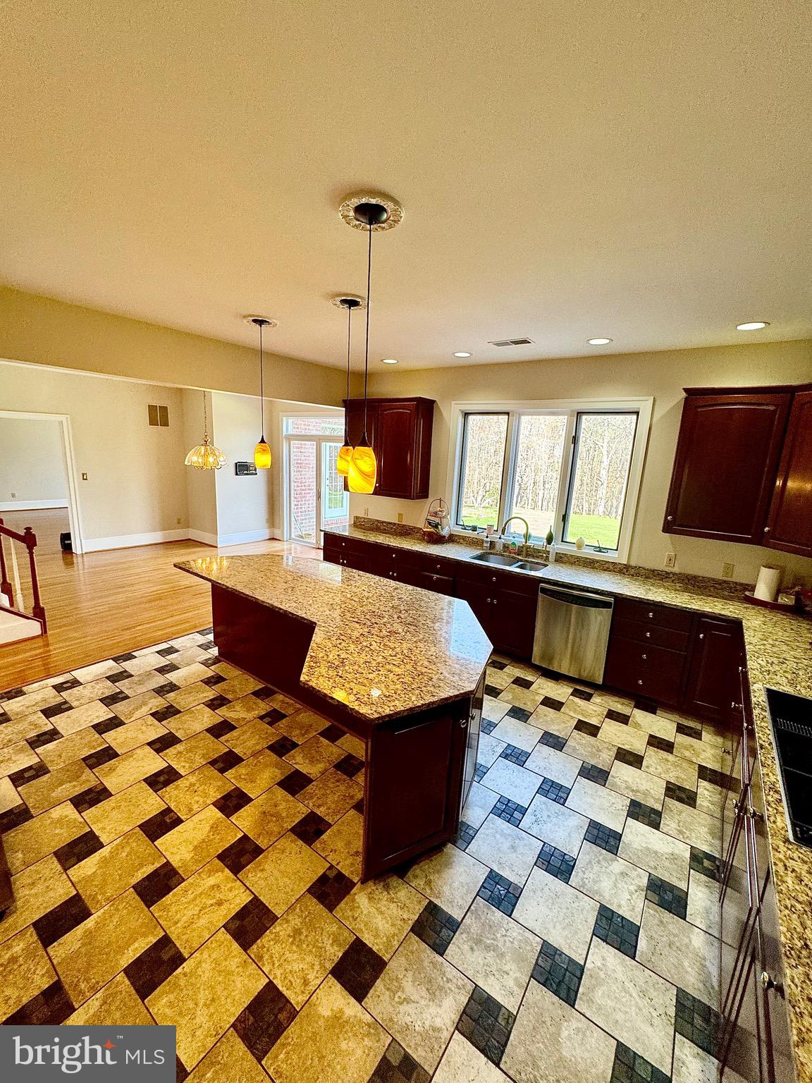 FULTON HILL - Residential