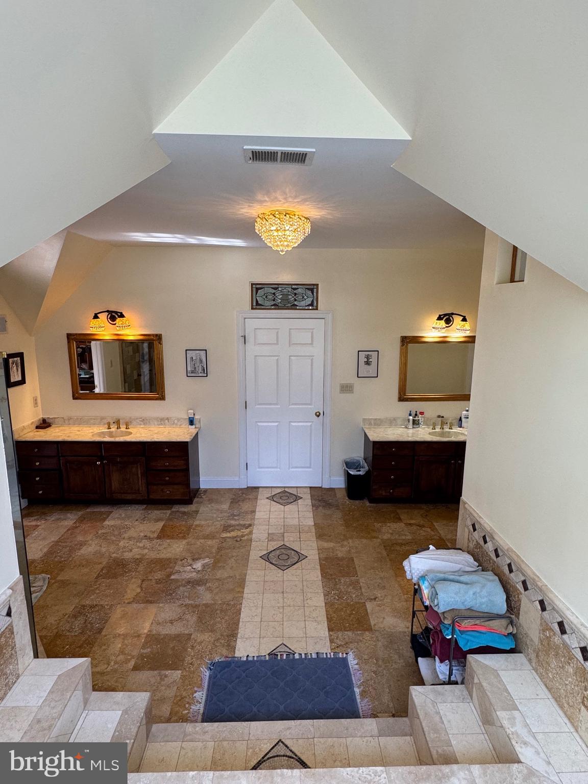 FULTON HILL - Residential