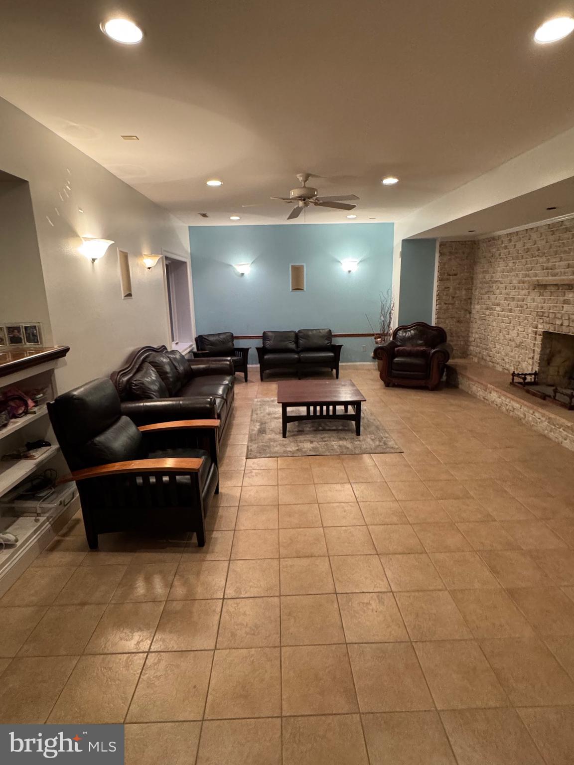 FULTON HILL - Residential