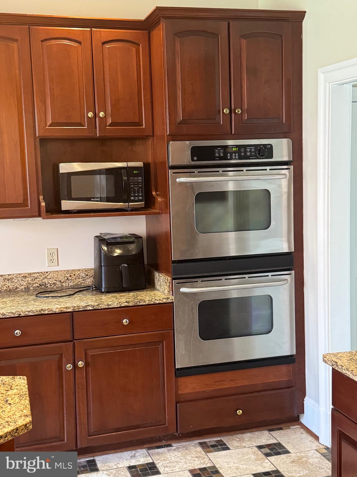 FULTON HILL - Residential