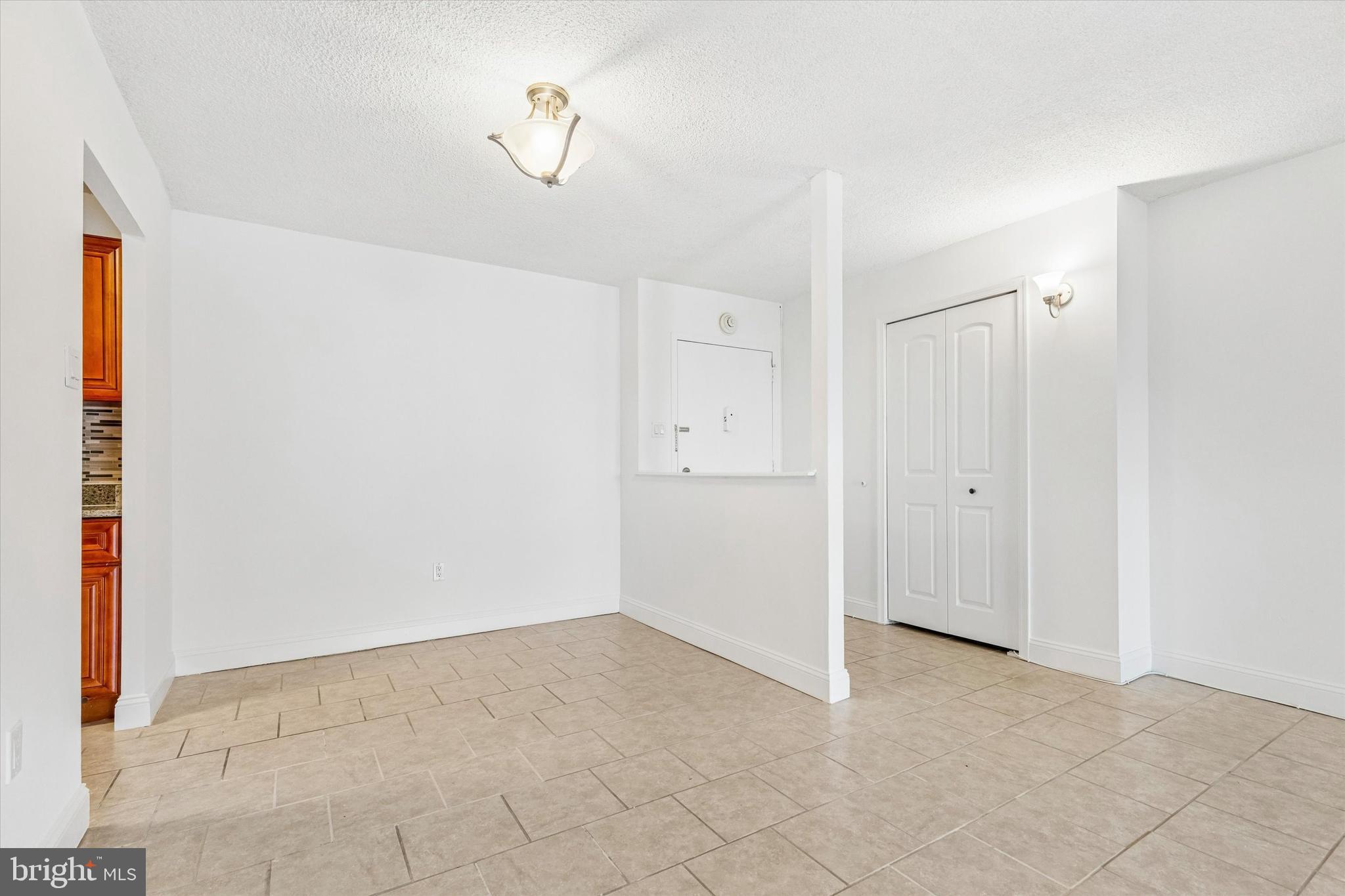 PLYMOUTH HILLS - Residential