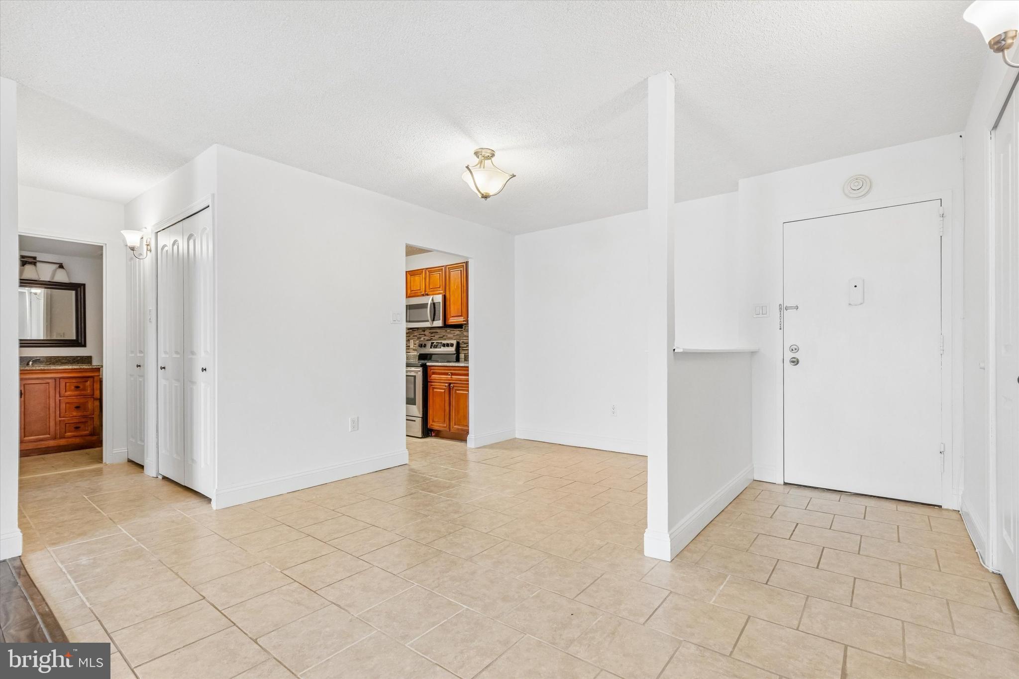 PLYMOUTH HILLS - Residential