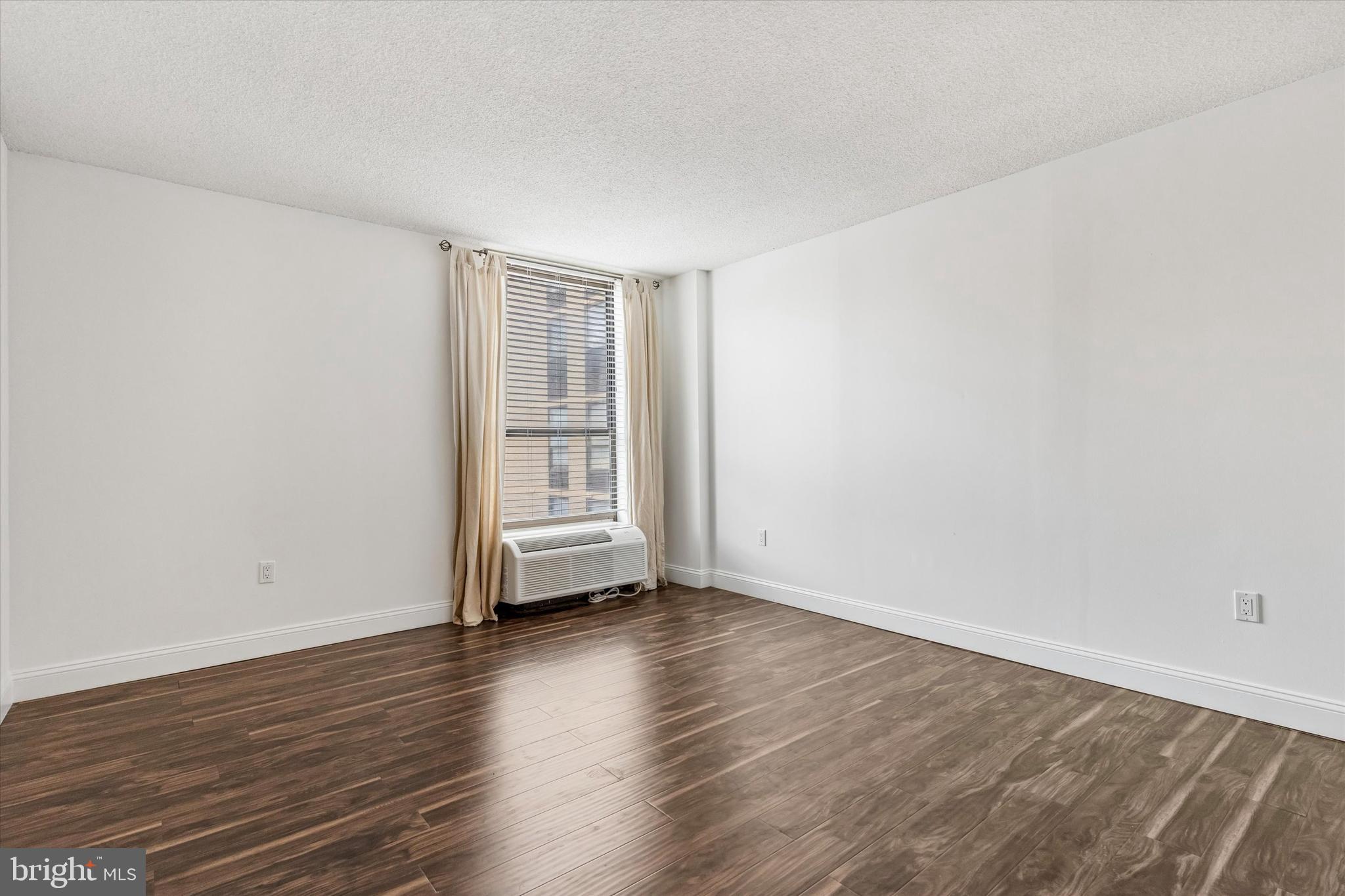 PLYMOUTH HILLS - Residential