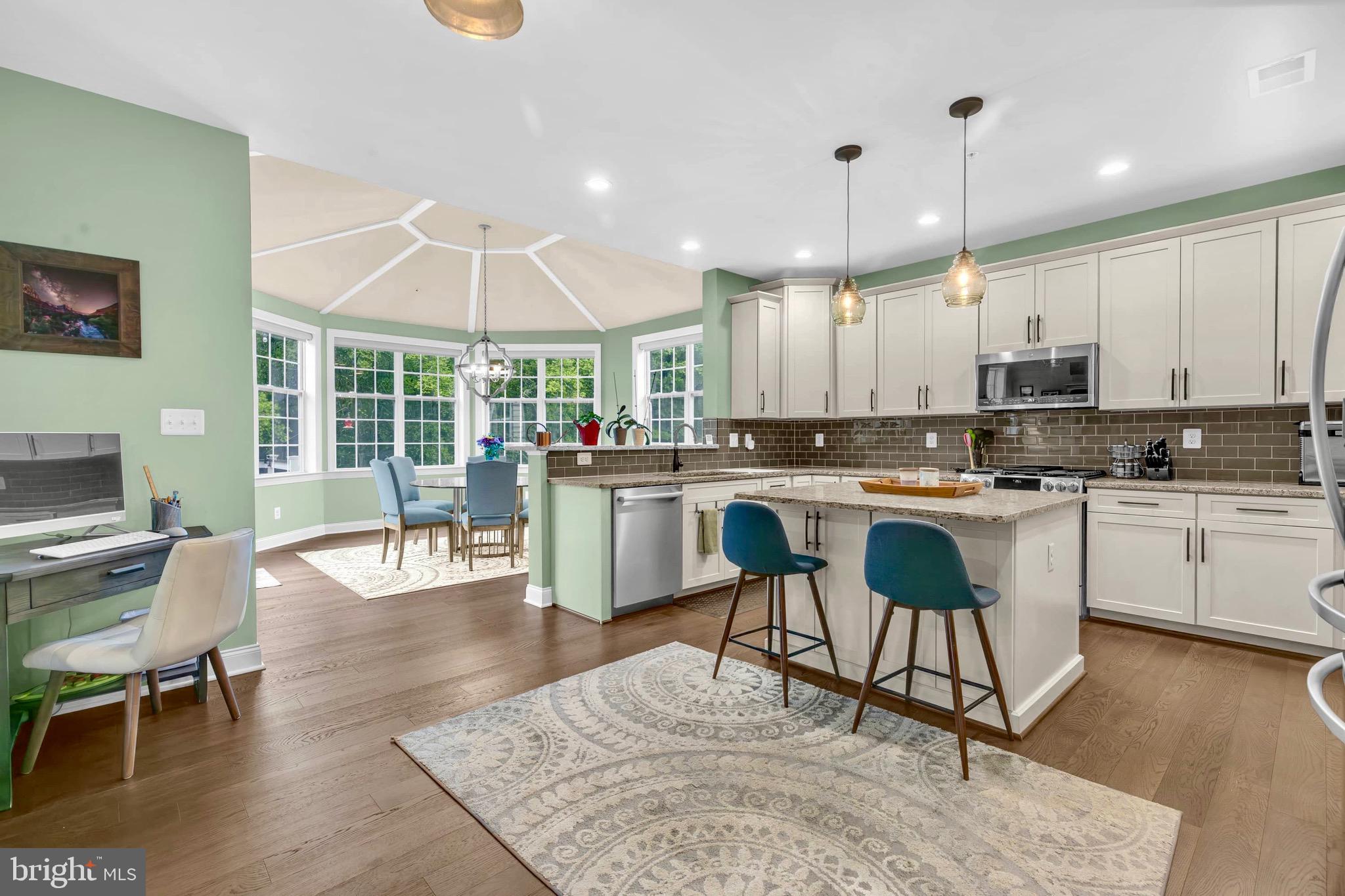 LAUREL RIDGE - Residential