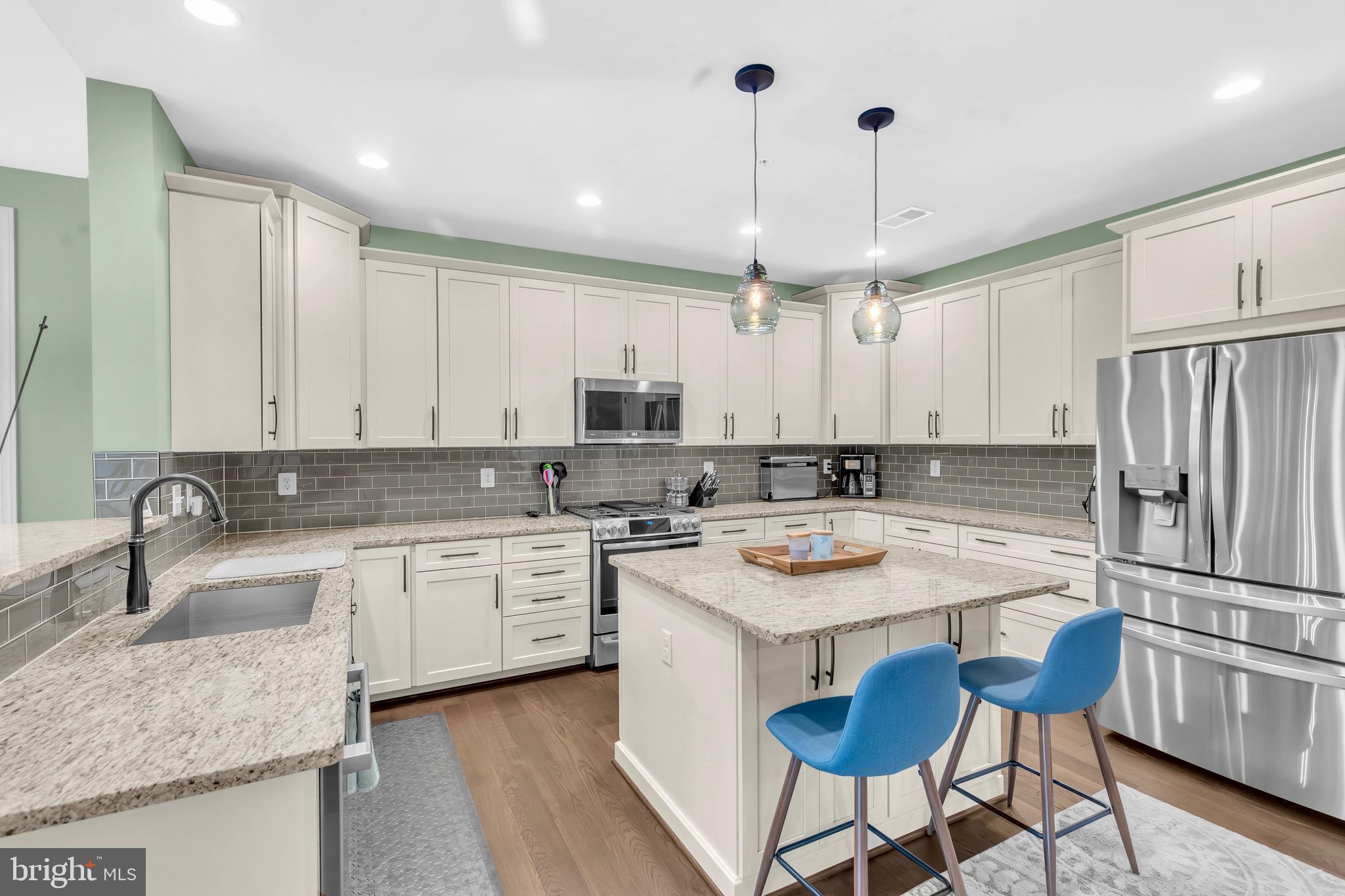 LAUREL RIDGE - Residential