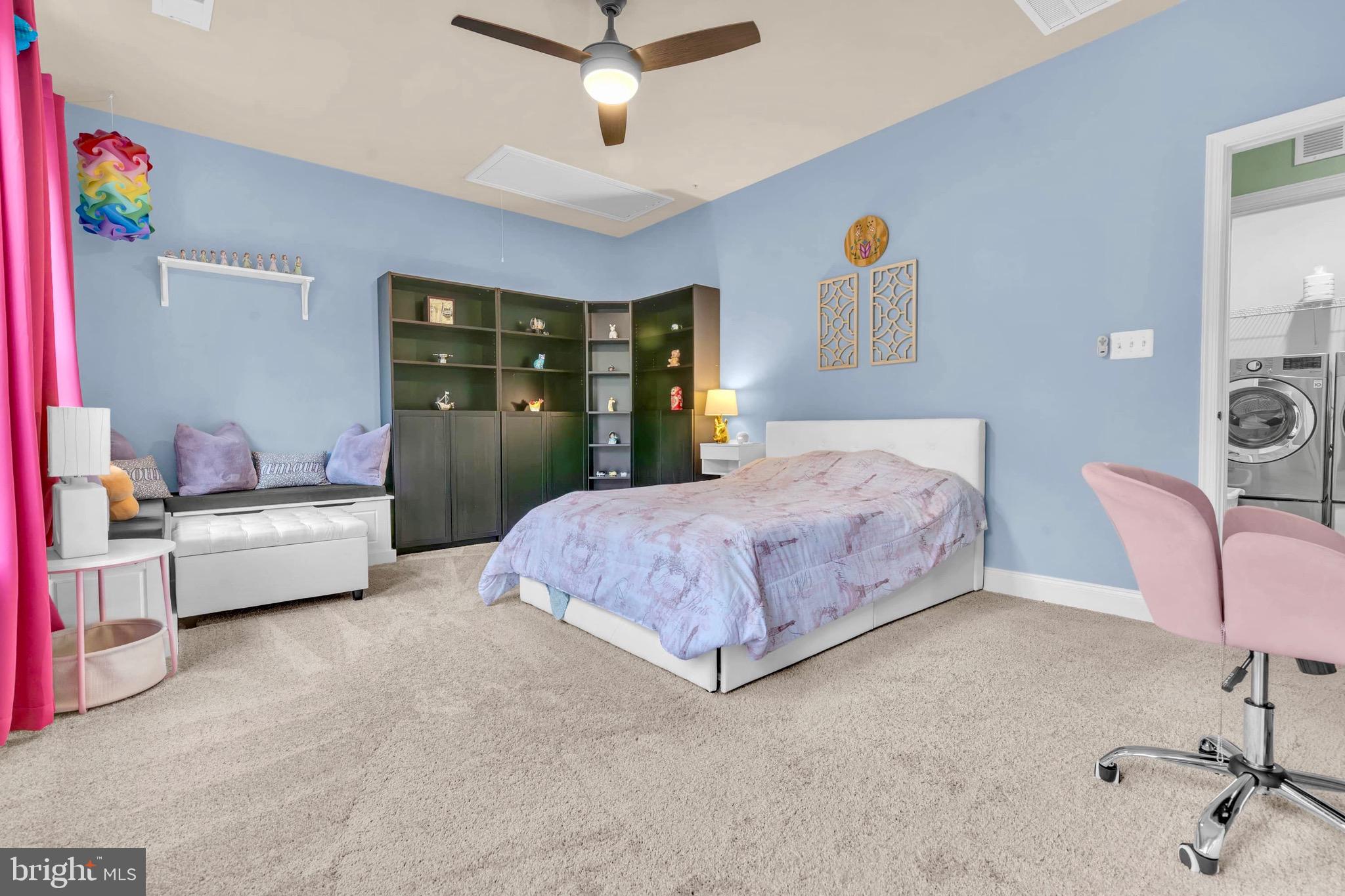 LAUREL RIDGE - Residential