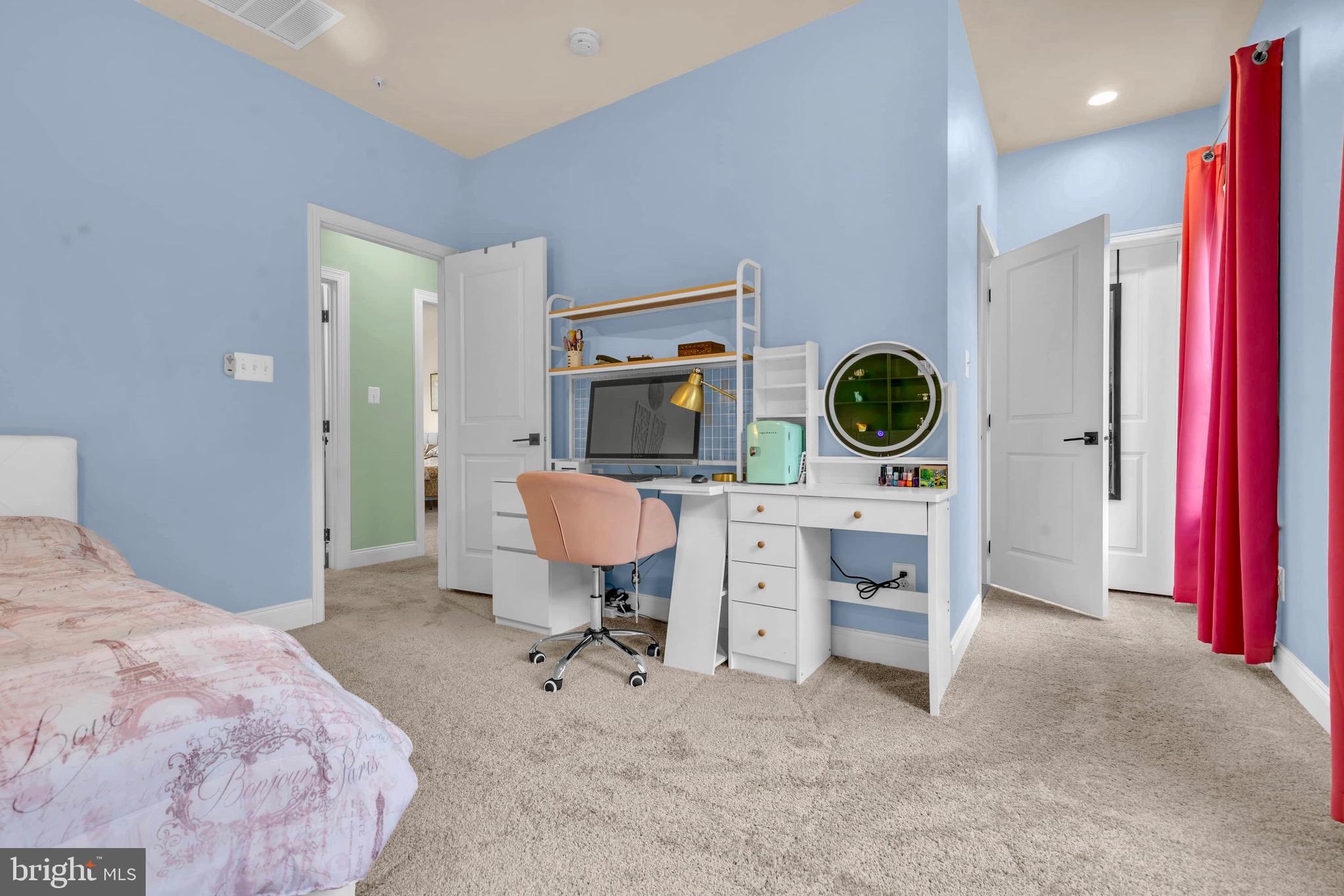 LAUREL RIDGE - Residential