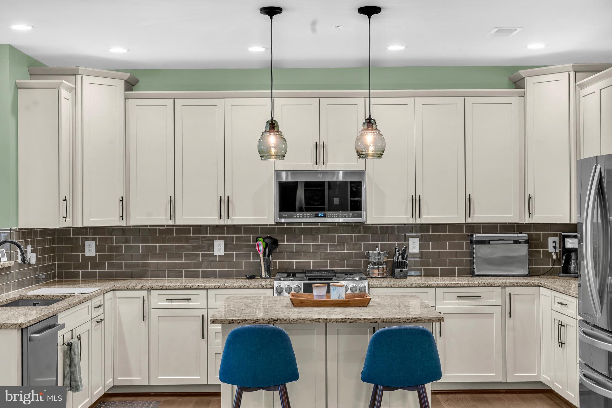 LAUREL RIDGE - Residential