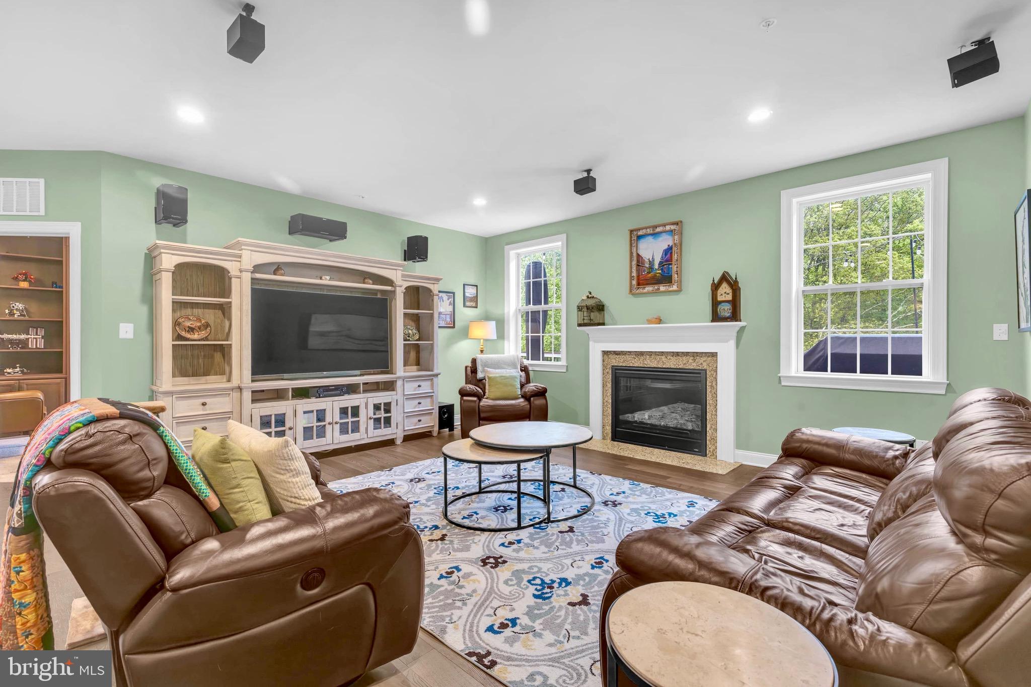 LAUREL RIDGE - Residential