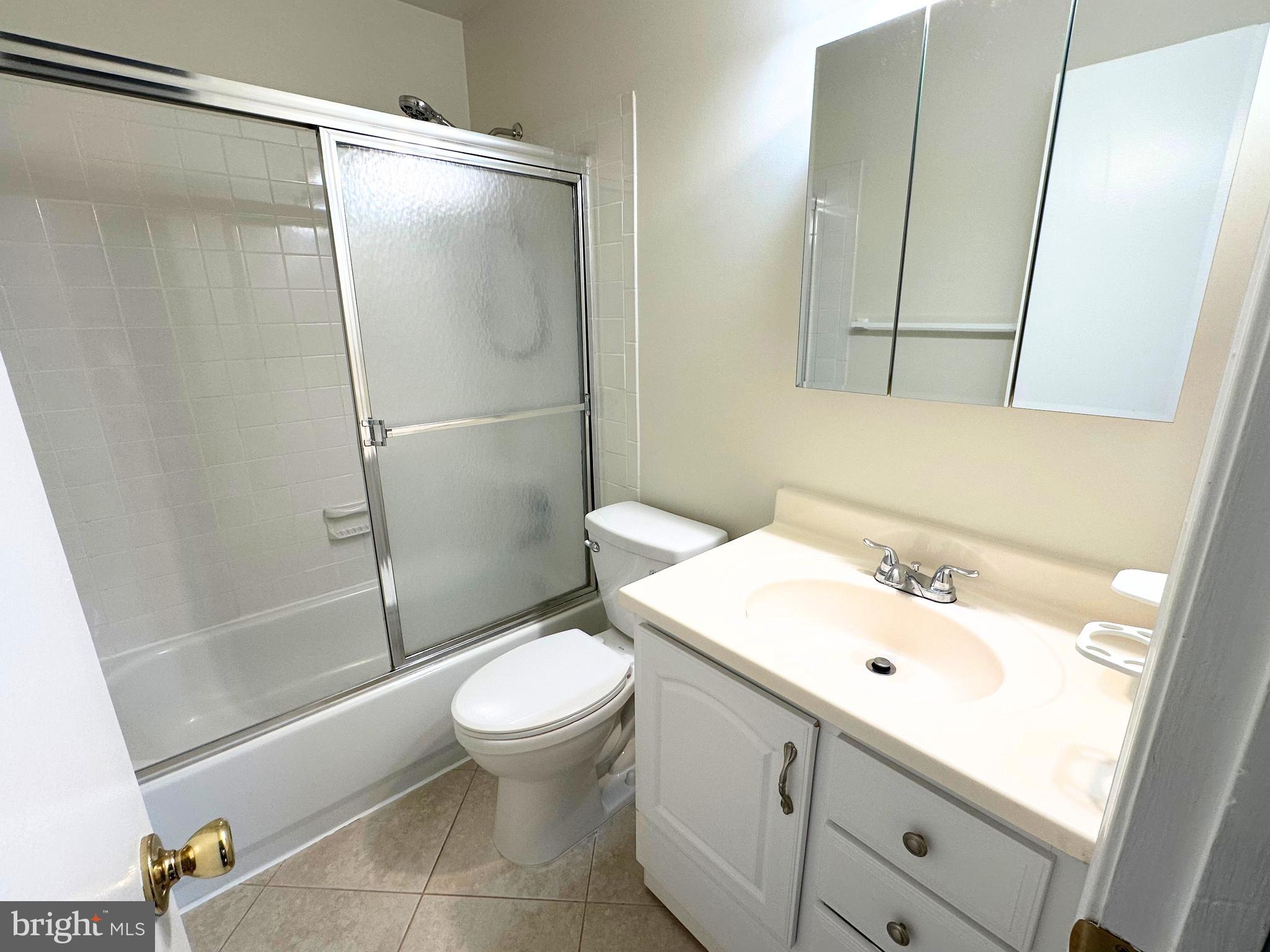 VIENNA COMMONS - Residential Lease