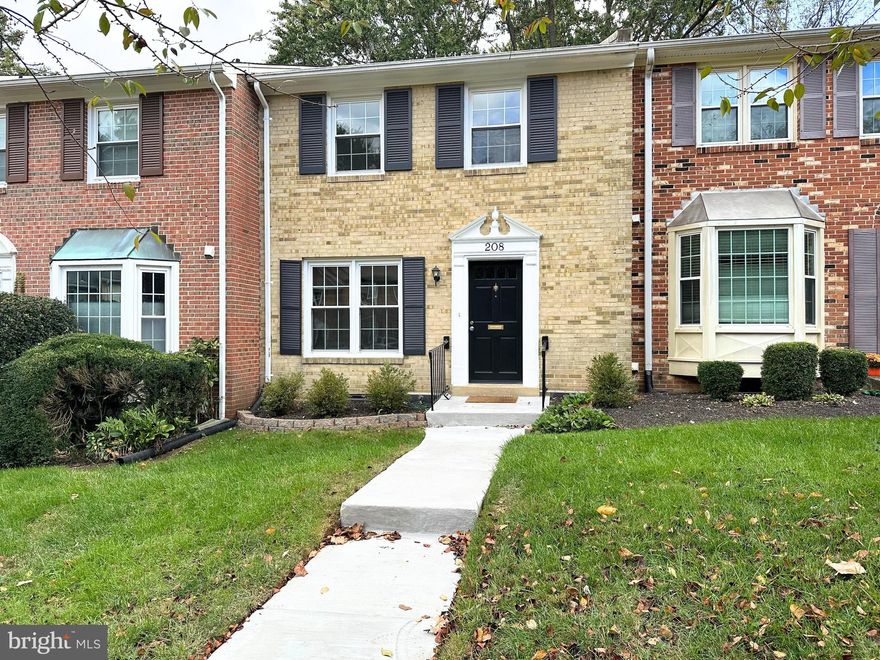 WELCOME HOME! This beautiful 3-bedroom/3.5-bathroom townhome located in the heart of Vienna! Schools, walkability, commuter access. 
Assigned parking, street parking out your door and guest parking passes available. 
Updated 3 Level Town home available for immediate occupancy! Located in the heart of Vienna and is conveniently situated minutes from 66 & Vienna Metro makes commuting to DC, Arlington, Alexandria & Tysons a breeze! 
Enjoy the shops, restaurants, and W&OD Trail that Vienna has to offer!

-100% freshly painted
-Wood floors throughout aside from tile in foyer and kitchen along with new LVP in the laundry space
-Renovated kitchen with new cabinetry, granite counter tops, stainless steel appliances, & large sun filled bay window.
-1 Block from Wawa w/Tesla Chargers
-Main level & lower-level offer two separate entertaining rooms
-Renovated full bath on the upper level.
-Finished lower level with a family room, full bath, and laundry/utility room with lots of storage.
-Spacious walkout basement opens to fenced-in private patio/yard.
-Minimal tenant yardwork (no mowing)
-One assigned parking, unmarked also available and available street parking out your door.
-Beautiful tree lined neighborhood with a tot-lot across the way.
-Louise Archer/Thoreau/Madison school pyramid.
-NO carpet.
Look no further!