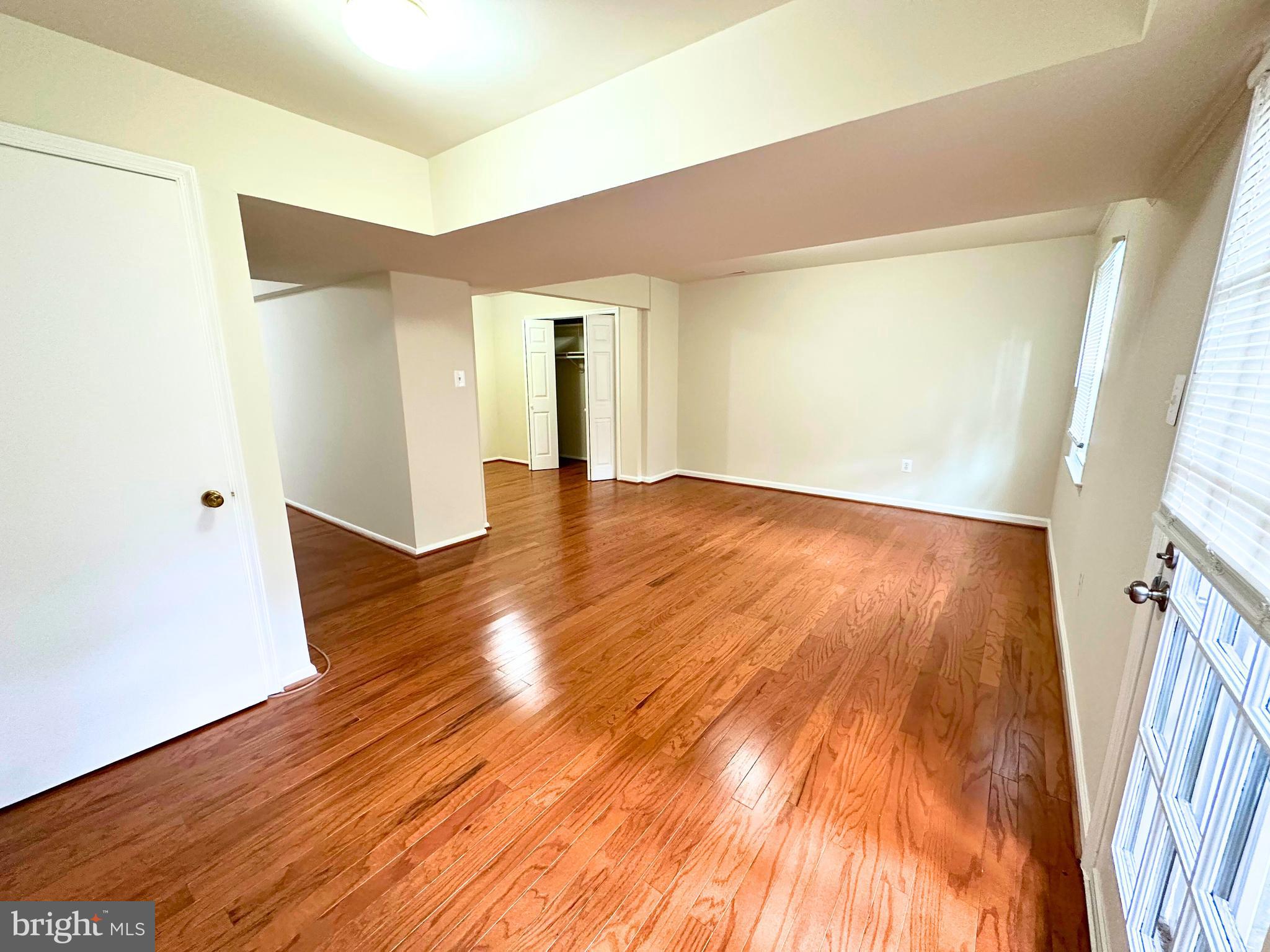 VIENNA COMMONS - Residential Lease