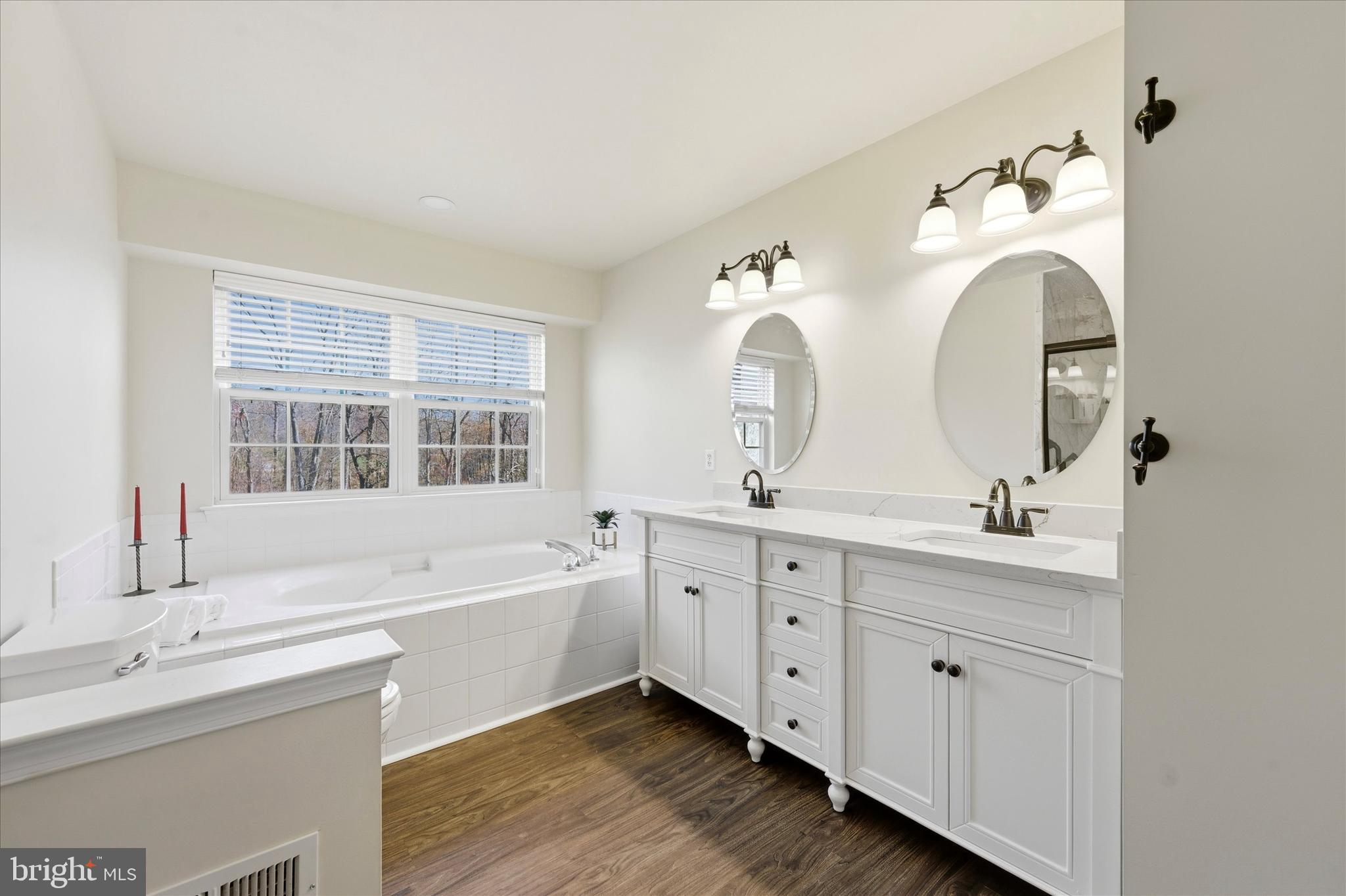 CALNSHIRE ESTATES - Residential