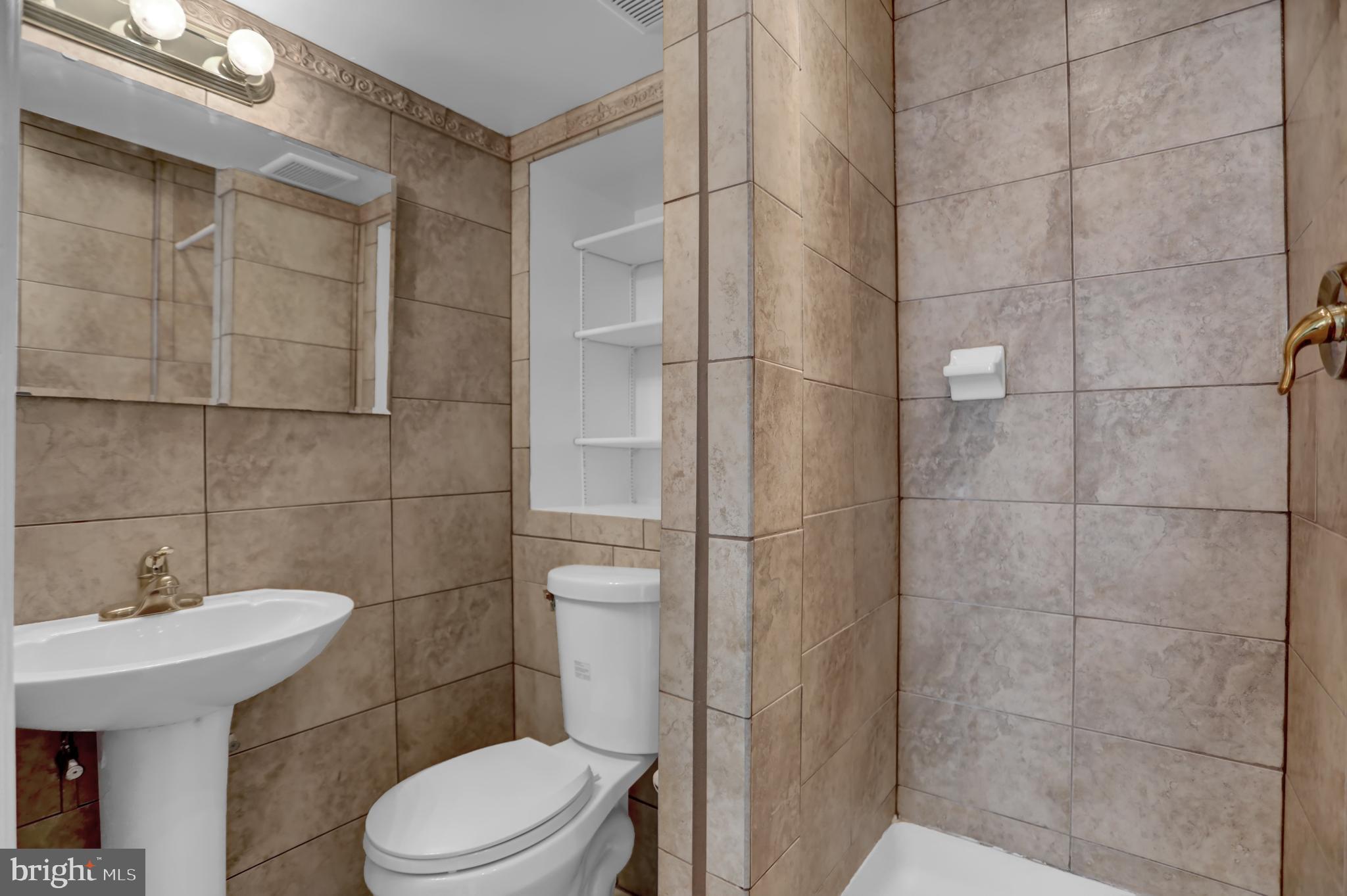 CARLYNN HEIGHTS - Residential