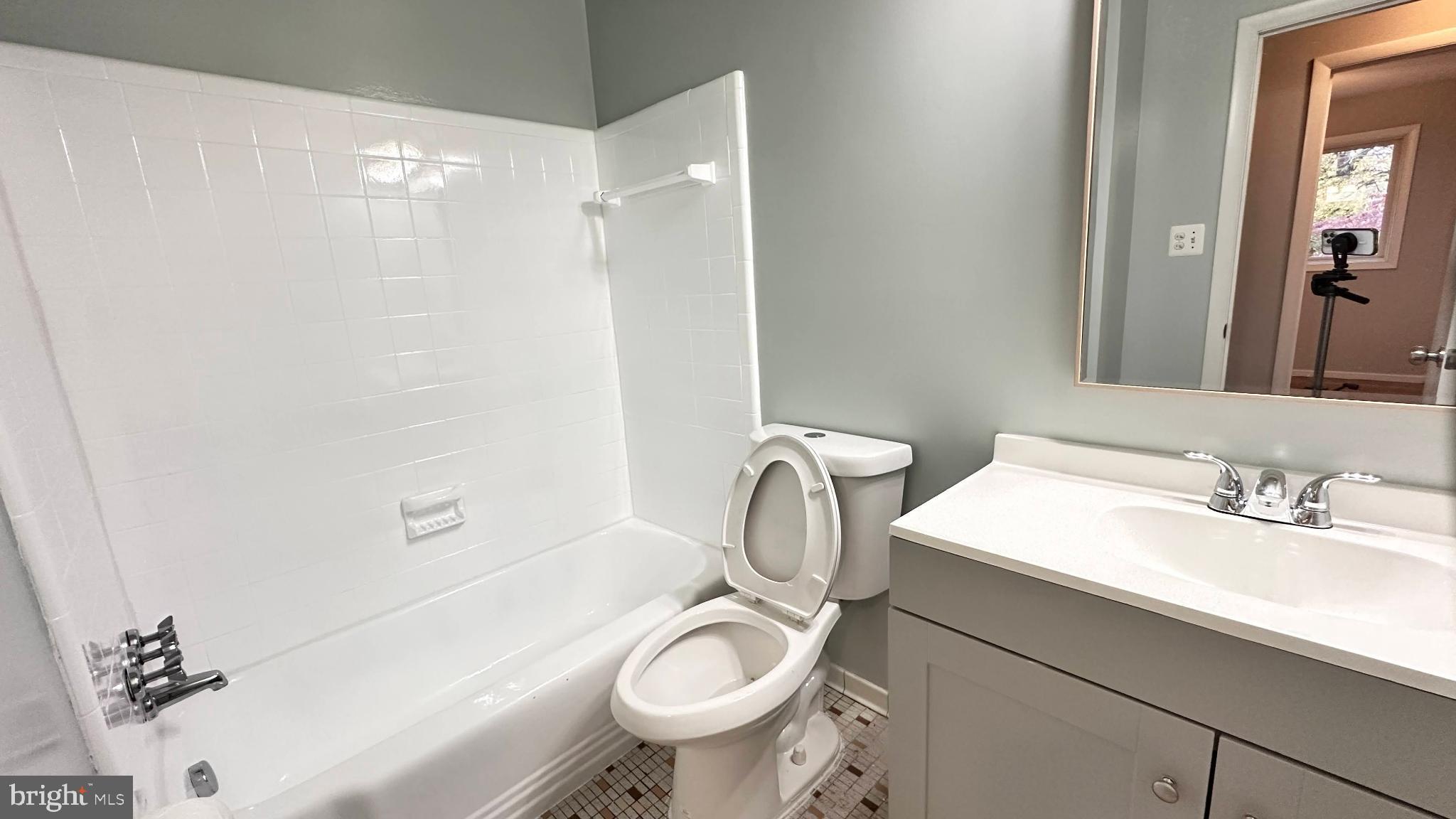 8517 MARQUETTE STREET