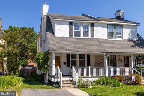 Townhouse For Sale - 229 Wayne Avenue<br/> NARBERTH, PA 19072