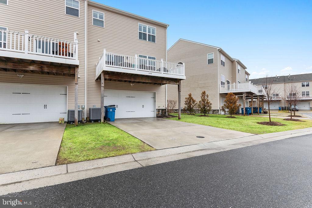 ELLENDALE - Residential