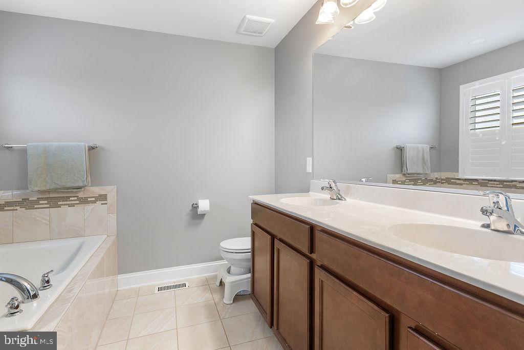 ELLENDALE - Residential