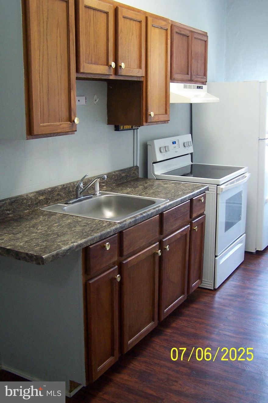 Historic Downtown Tamaqua  lovely clean & well maintained 2 Bedroom apartment available on 3rd level. Recently updated, modern kitchen & bath, carpeted living & bedrooms, spacious rooms  None smoking building with No Pet policy.  Owner provides access to agent & clients.  Credit & criminal check  & references a must. Call agent for more details.