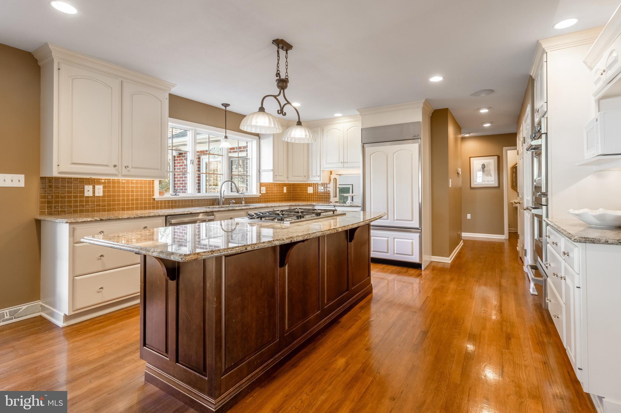 CENTRE HILLS - Residential