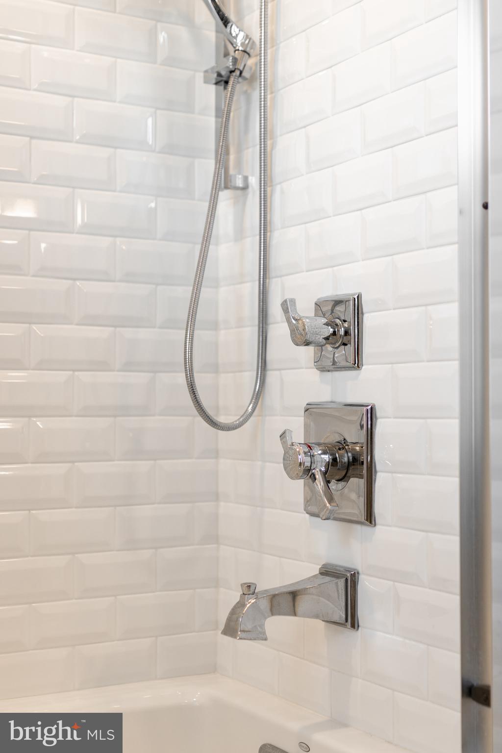 CENTRE HILLS - Residential