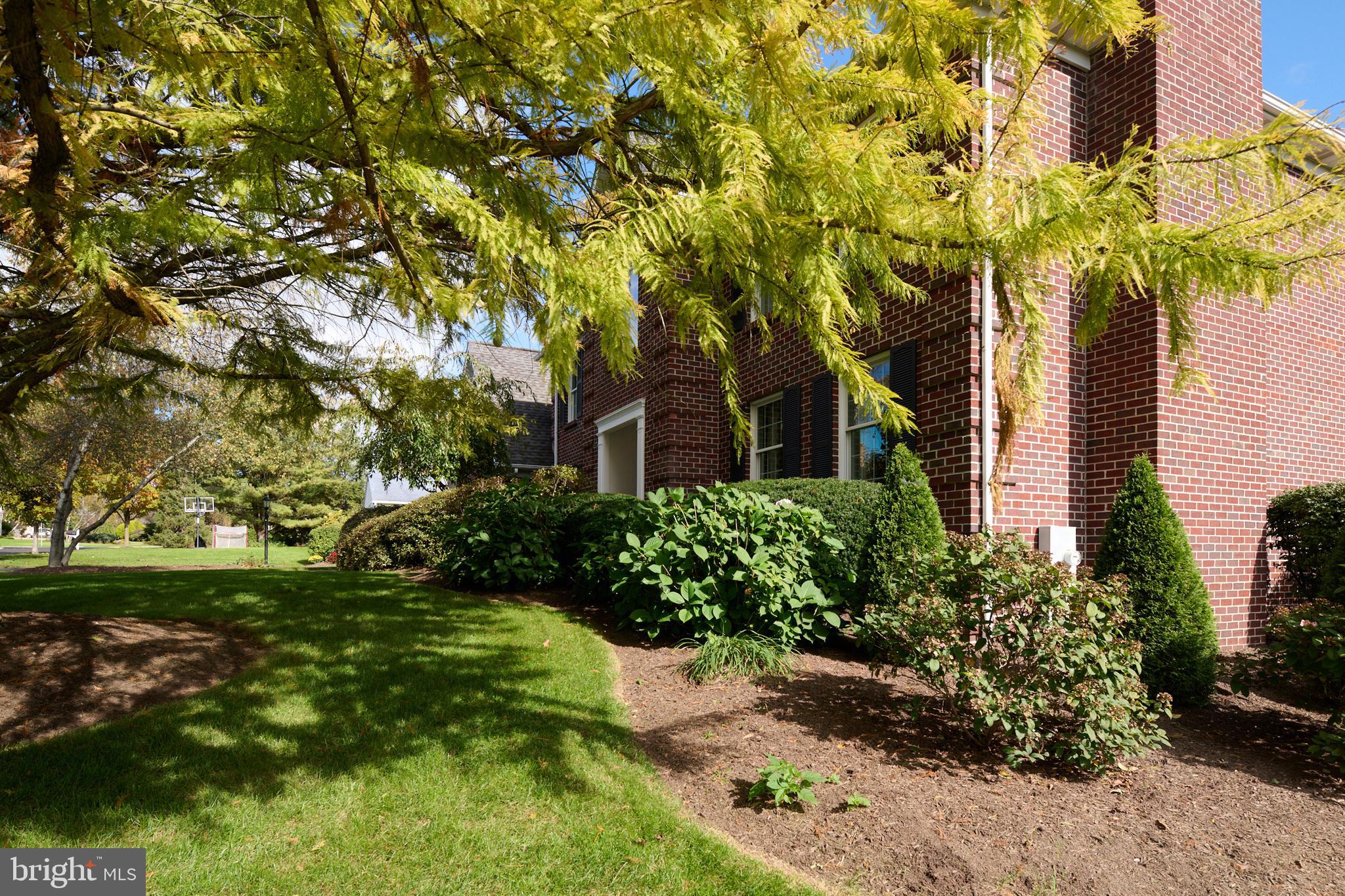 CENTRE HILLS - Residential