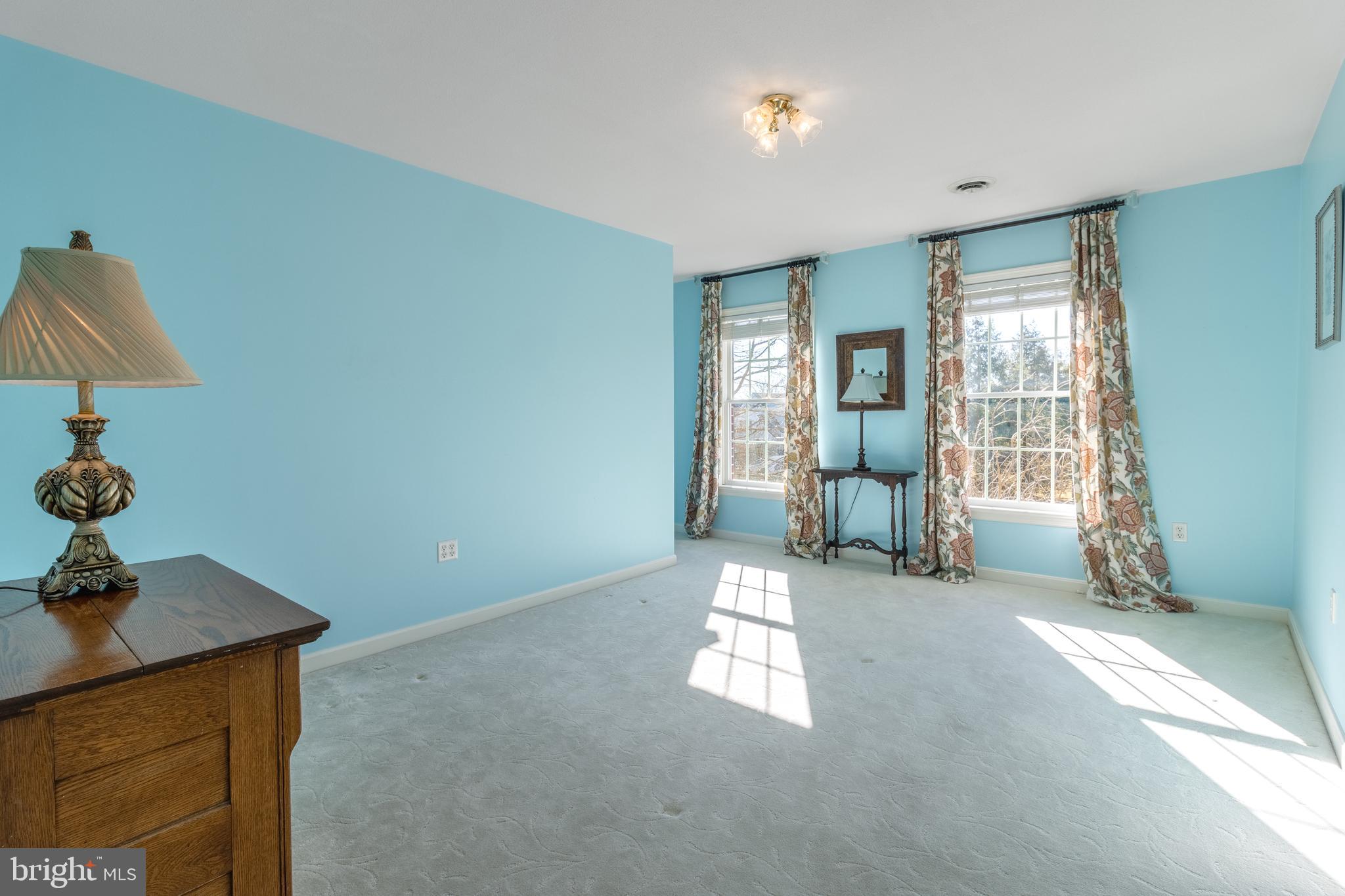 CENTRE HILLS - Residential