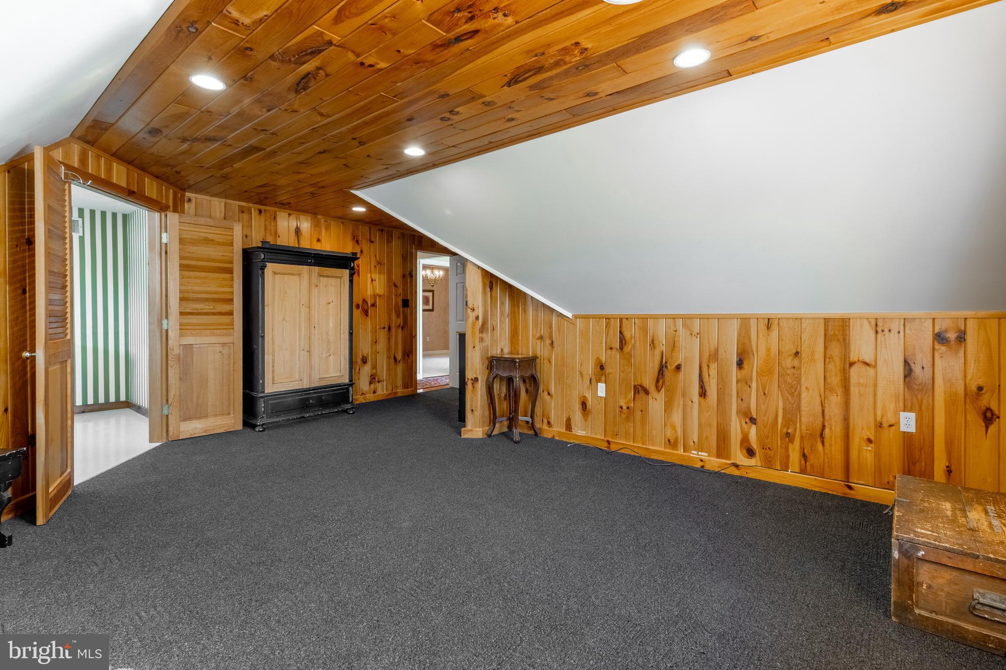 CENTRE HILLS - Residential