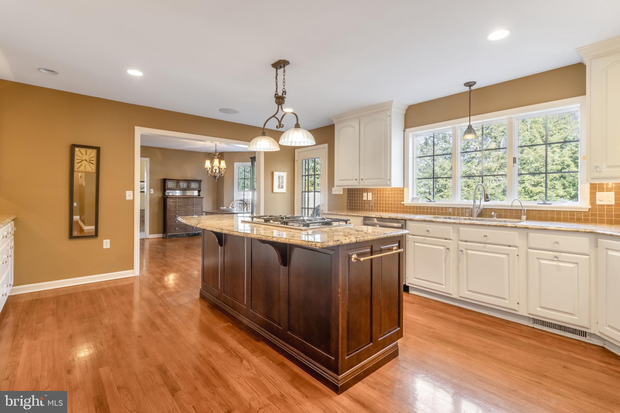 CENTRE HILLS - Residential