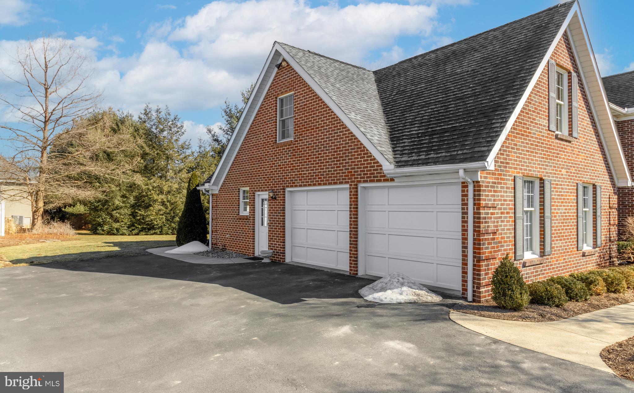 CENTRE HILLS - Residential