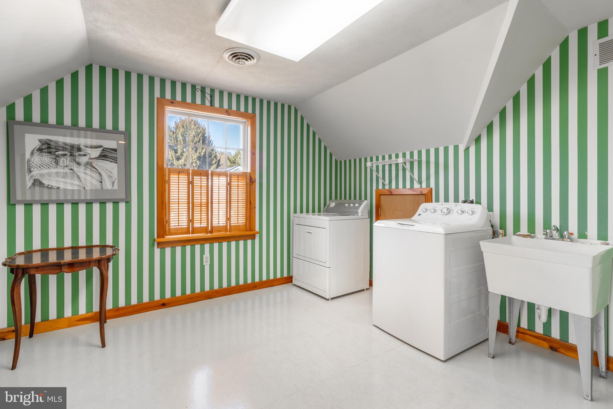 CENTRE HILLS - Residential