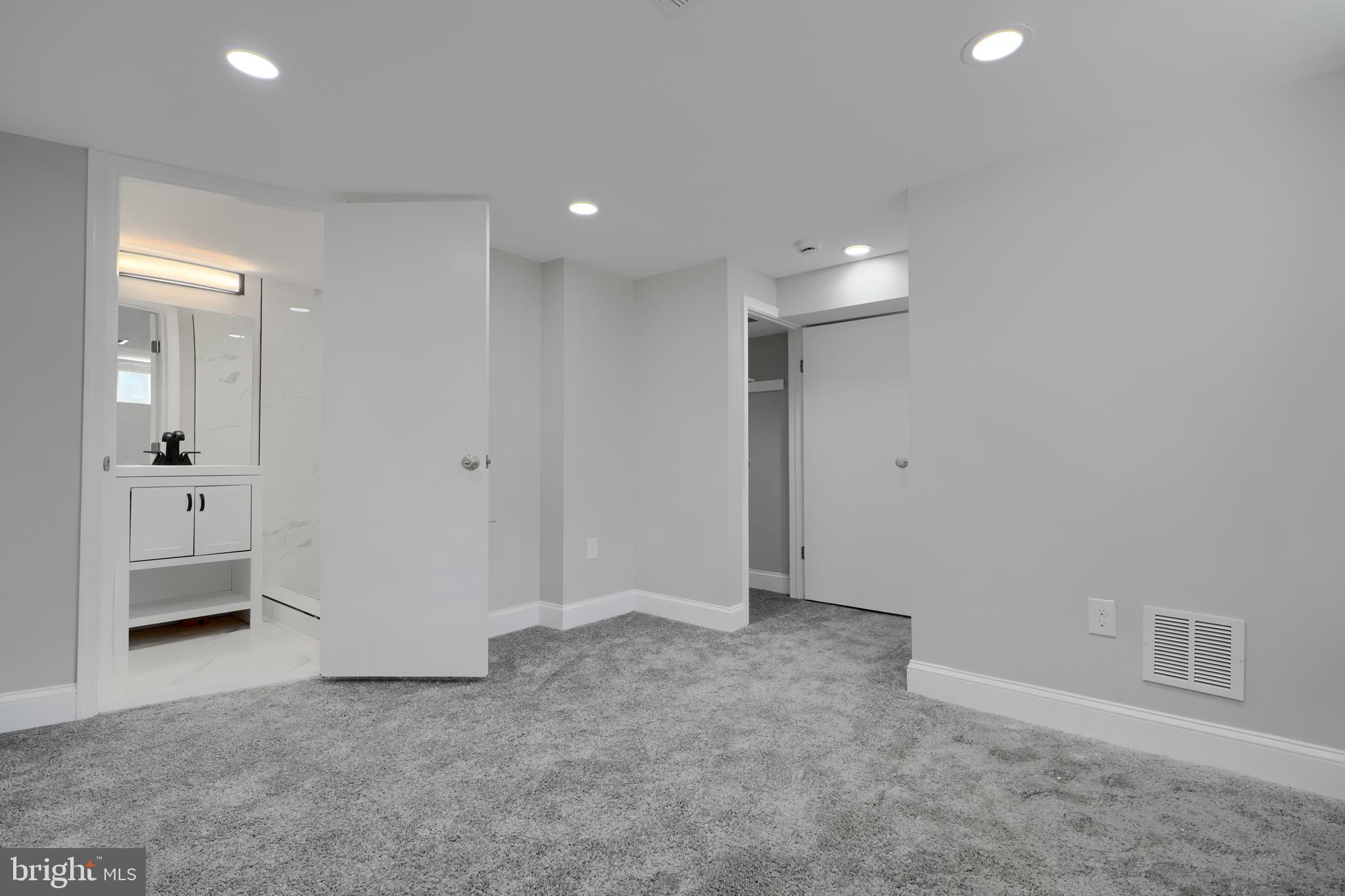 GREENSPRING - Residential