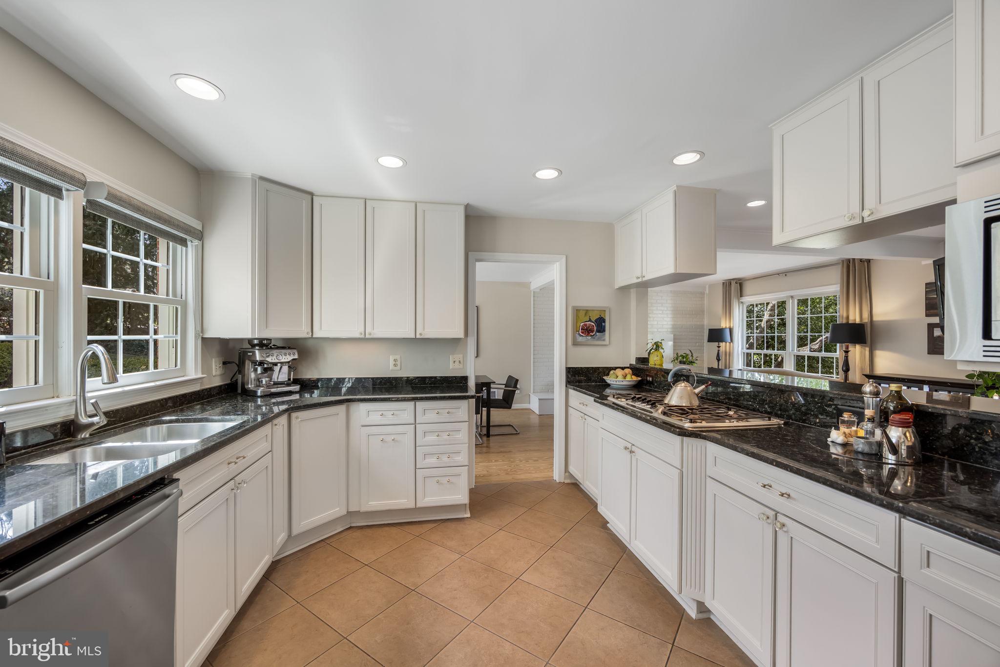 BARCROFT WOODS - Residential