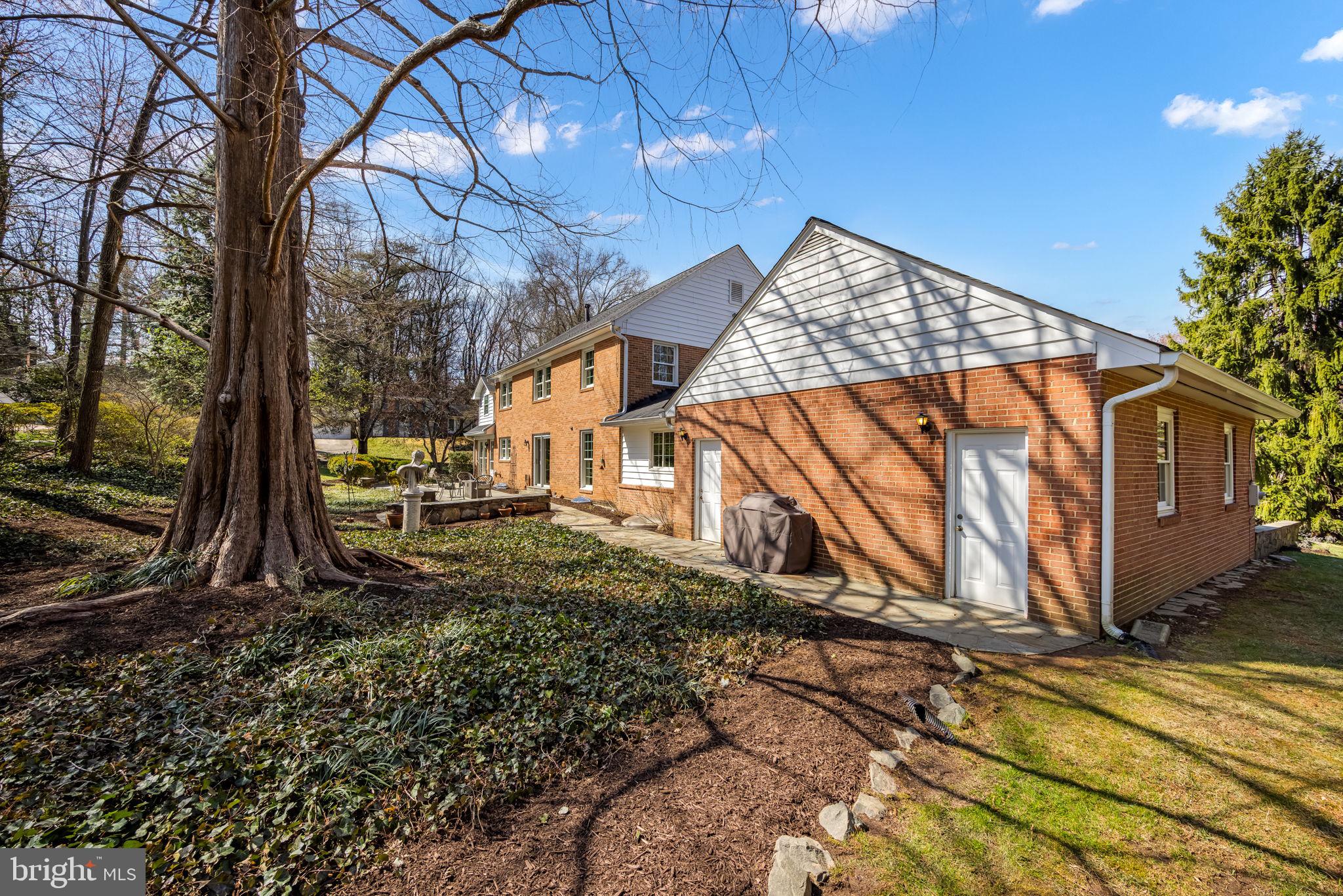 BARCROFT WOODS - Residential